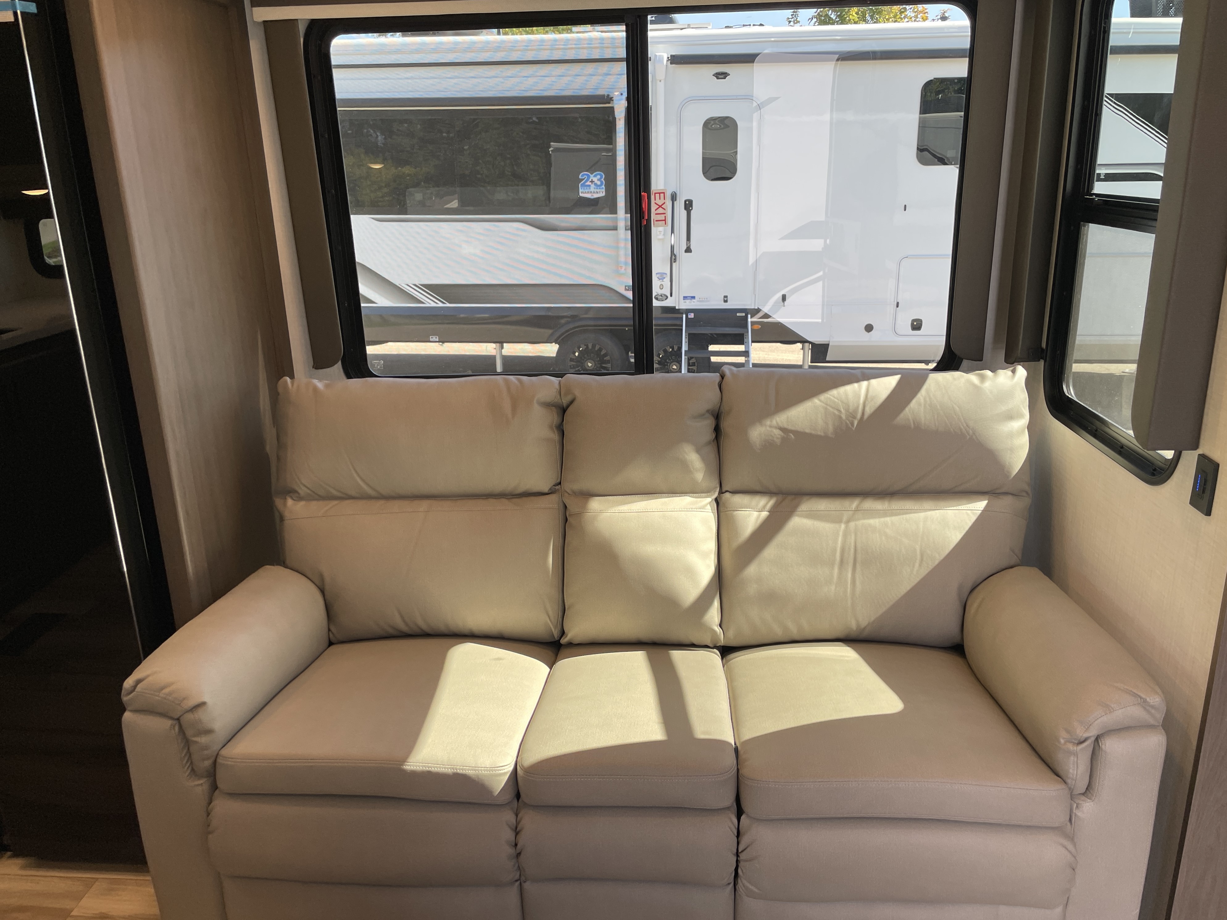 2027 Keystone Cougar 260MLE, $ 64,999