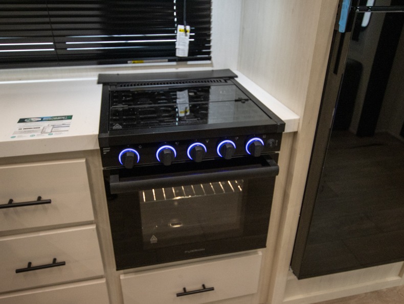 2026 Forest River Cherokee Arctic Wolf 285OPT, $ 39,999