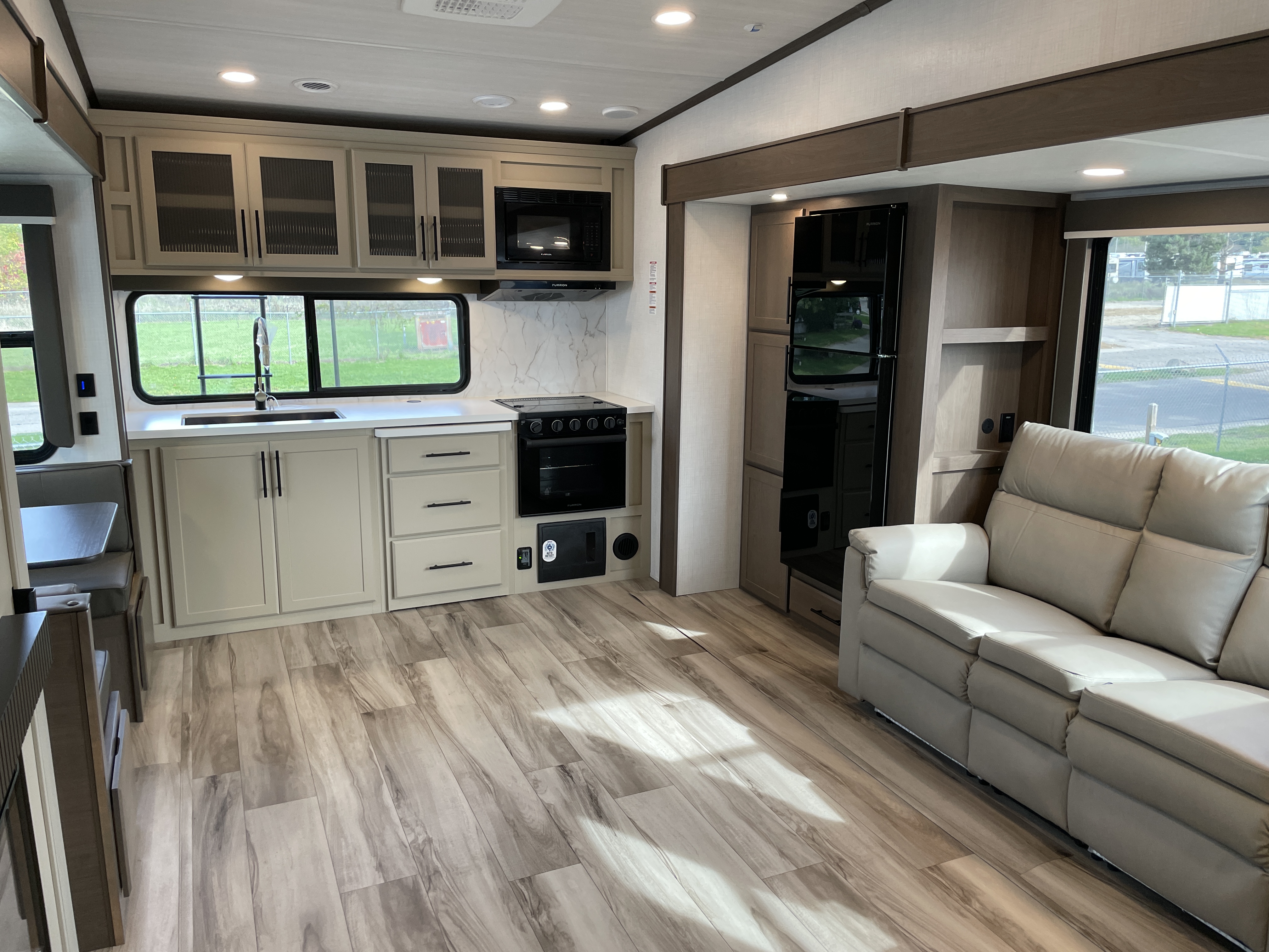 2027 Keystone Cougar Half-Ton (Fifth Wheel) 26RKE, $ 0