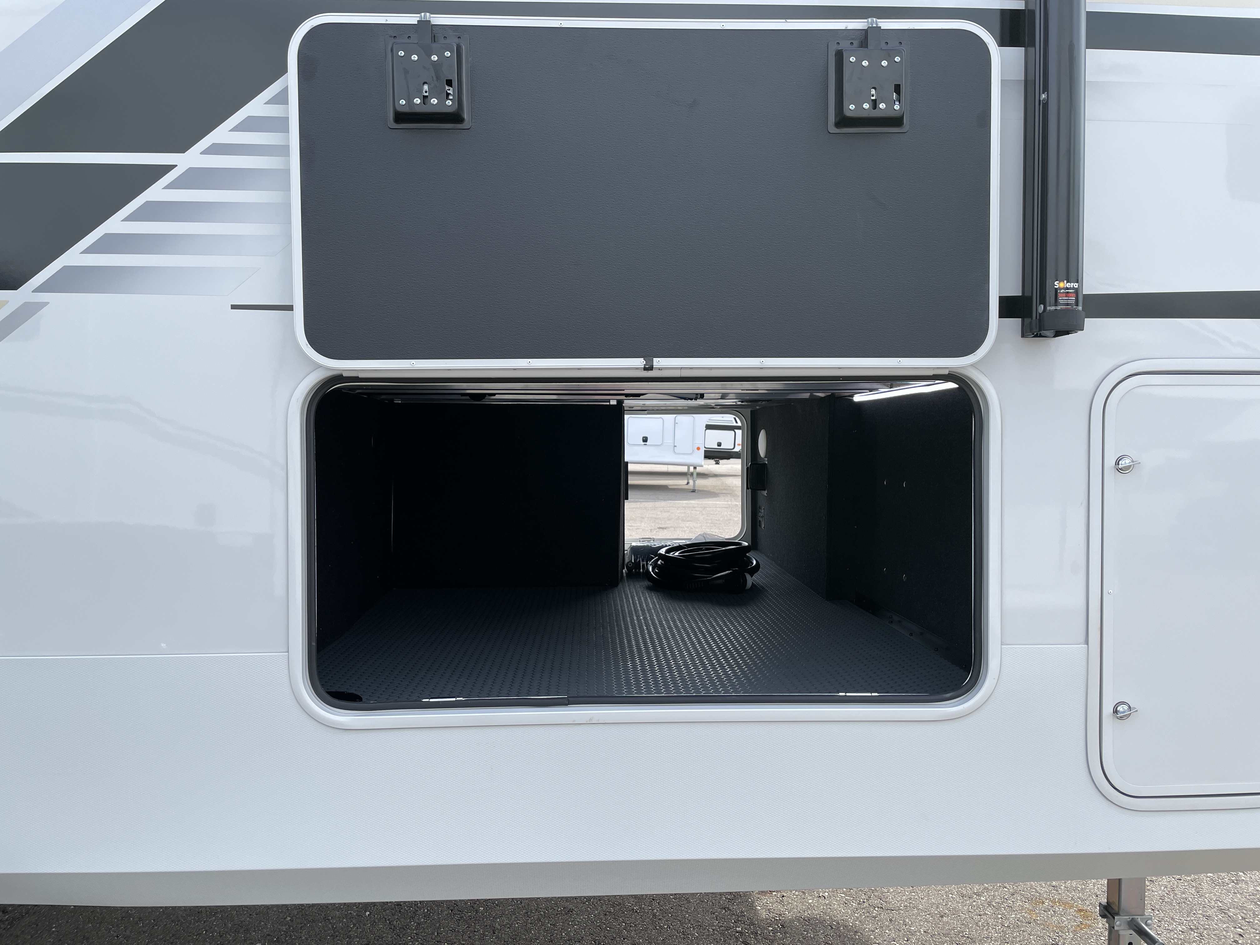 2027 Keystone Cougar Half-Ton (Fifth Wheel) 26RKE, $ 0