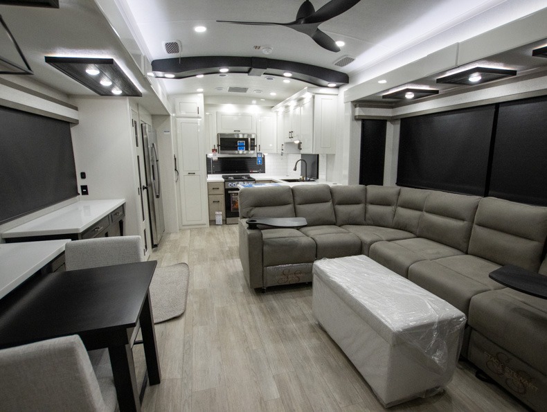 2026 Jayco Pinnacle 38FBRK, $ 117,490