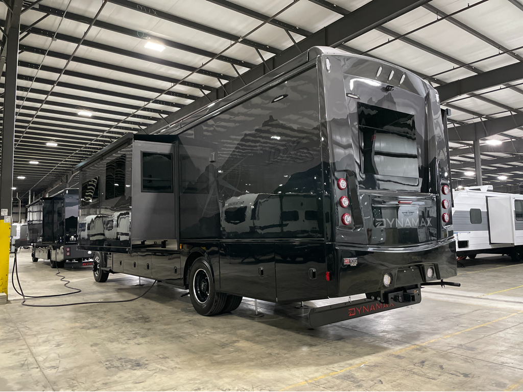 2027 Dynamax DX3 34KD, $ 369,997