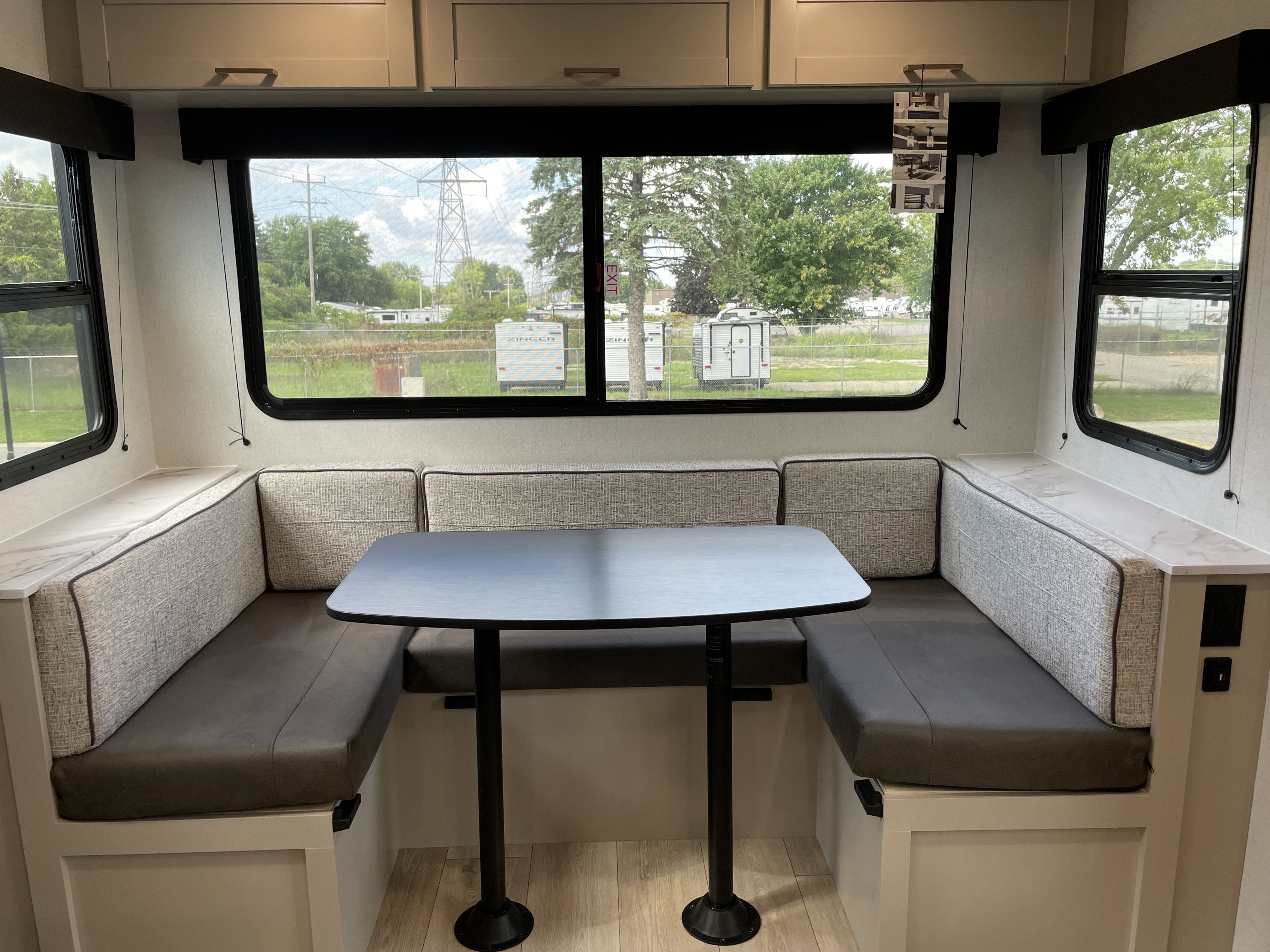 2027 Jayco Jay Feather SL 25RLSL, $ 31,999