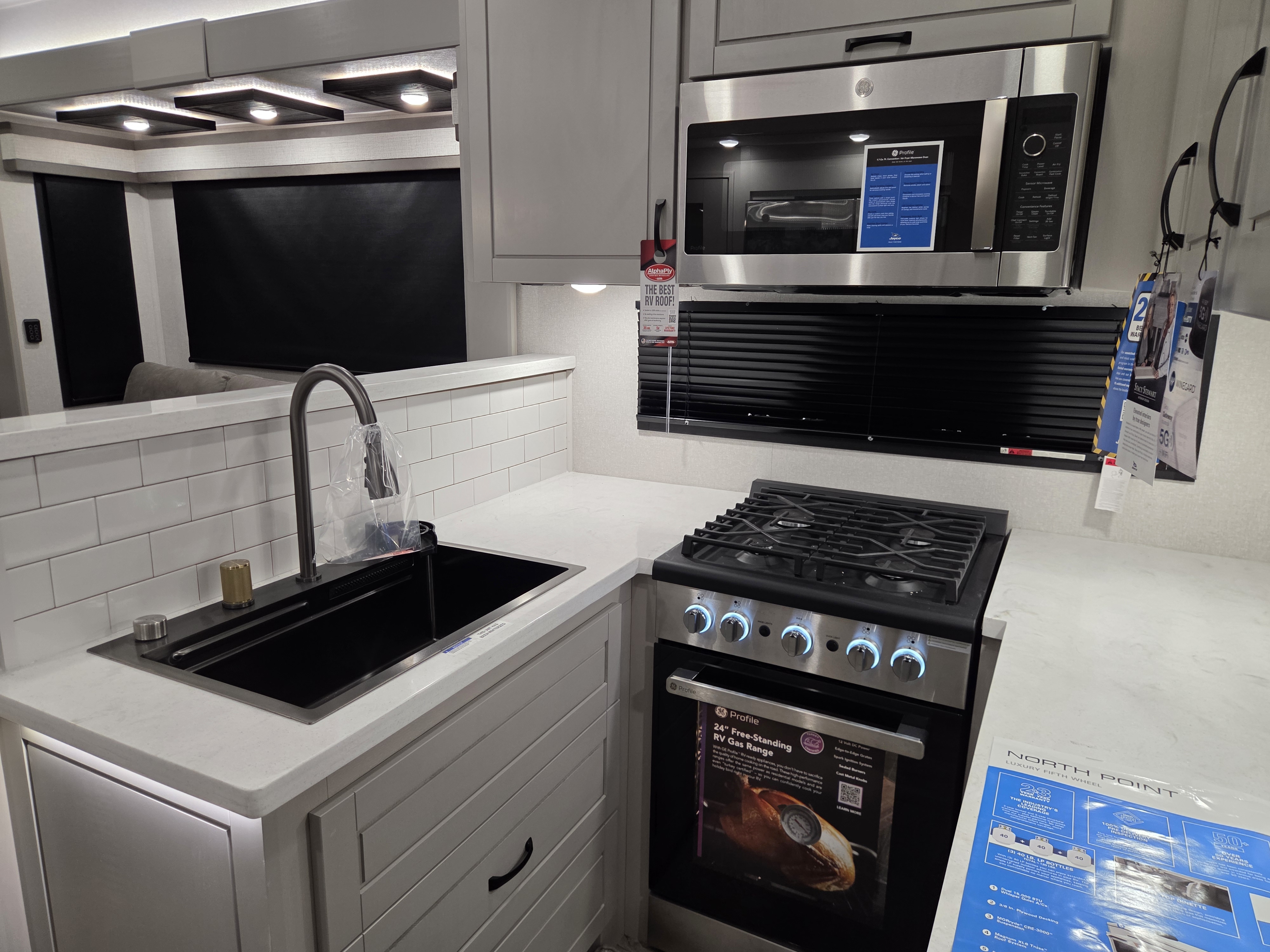 2026 Jayco North Point 395DSDB, $ 114,995