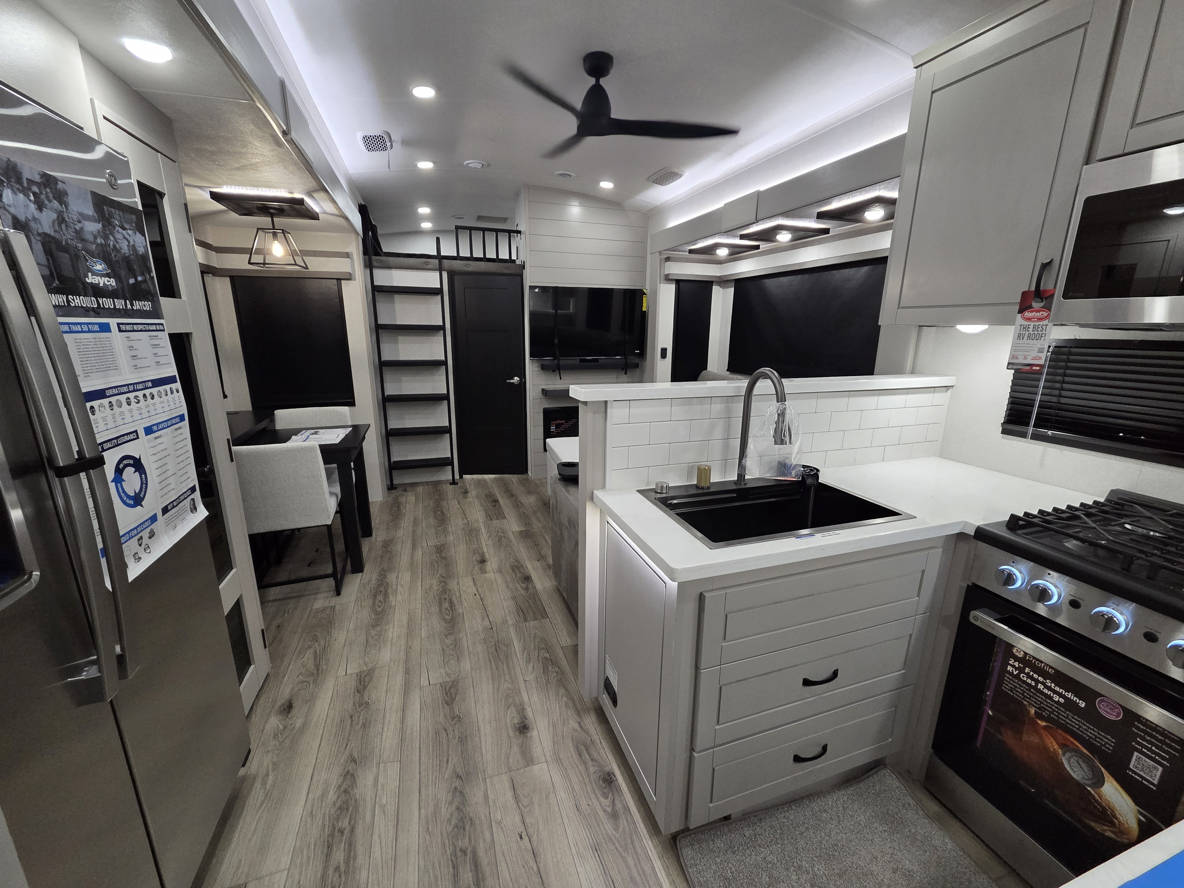 2026 Jayco North Point 395DSDB, $ 114,995