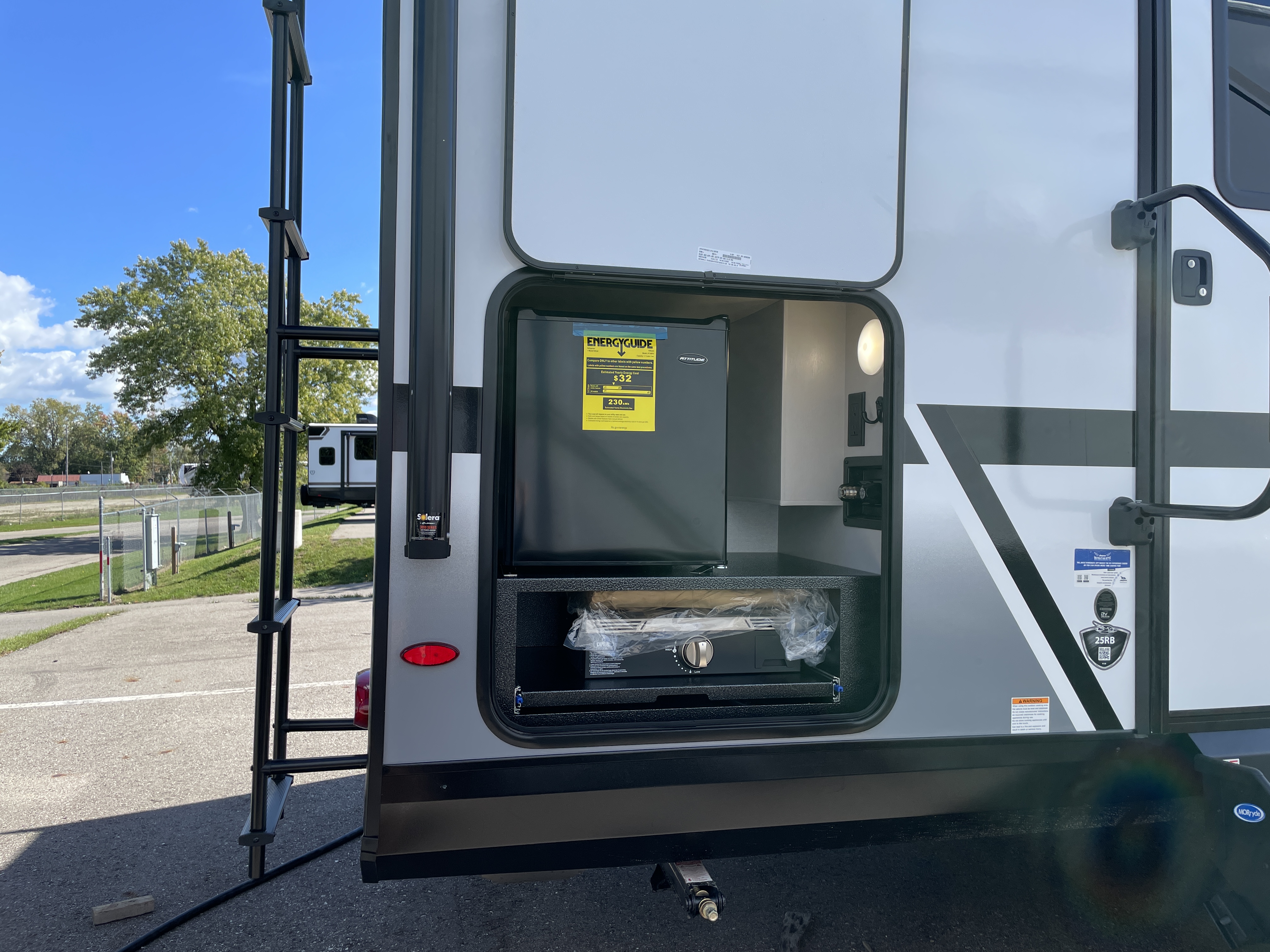 2027 Jayco Jay Feather 25RB, $ 56,529