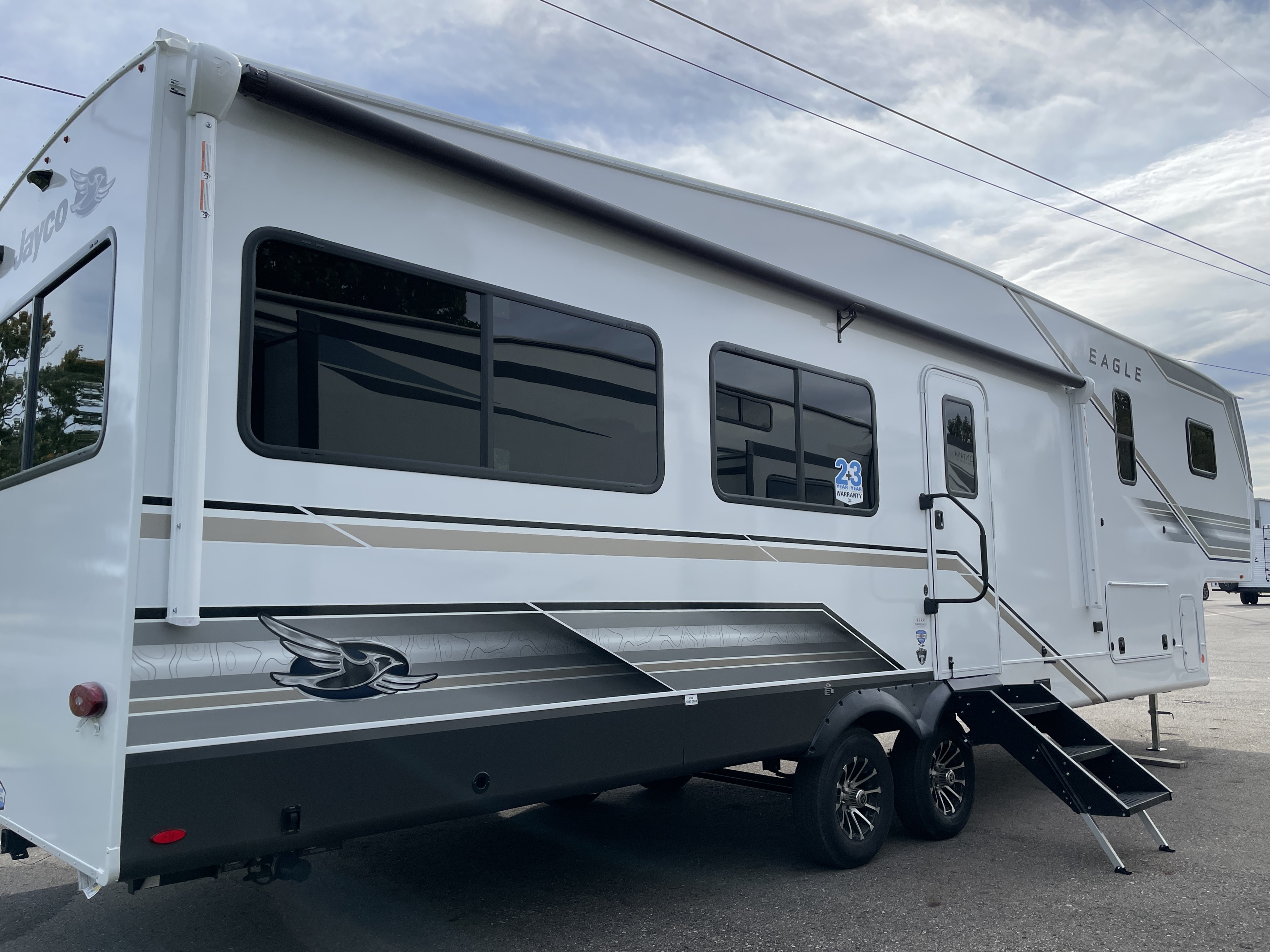 2027 Jayco Eagle SLE 34MBL, $ 54,995