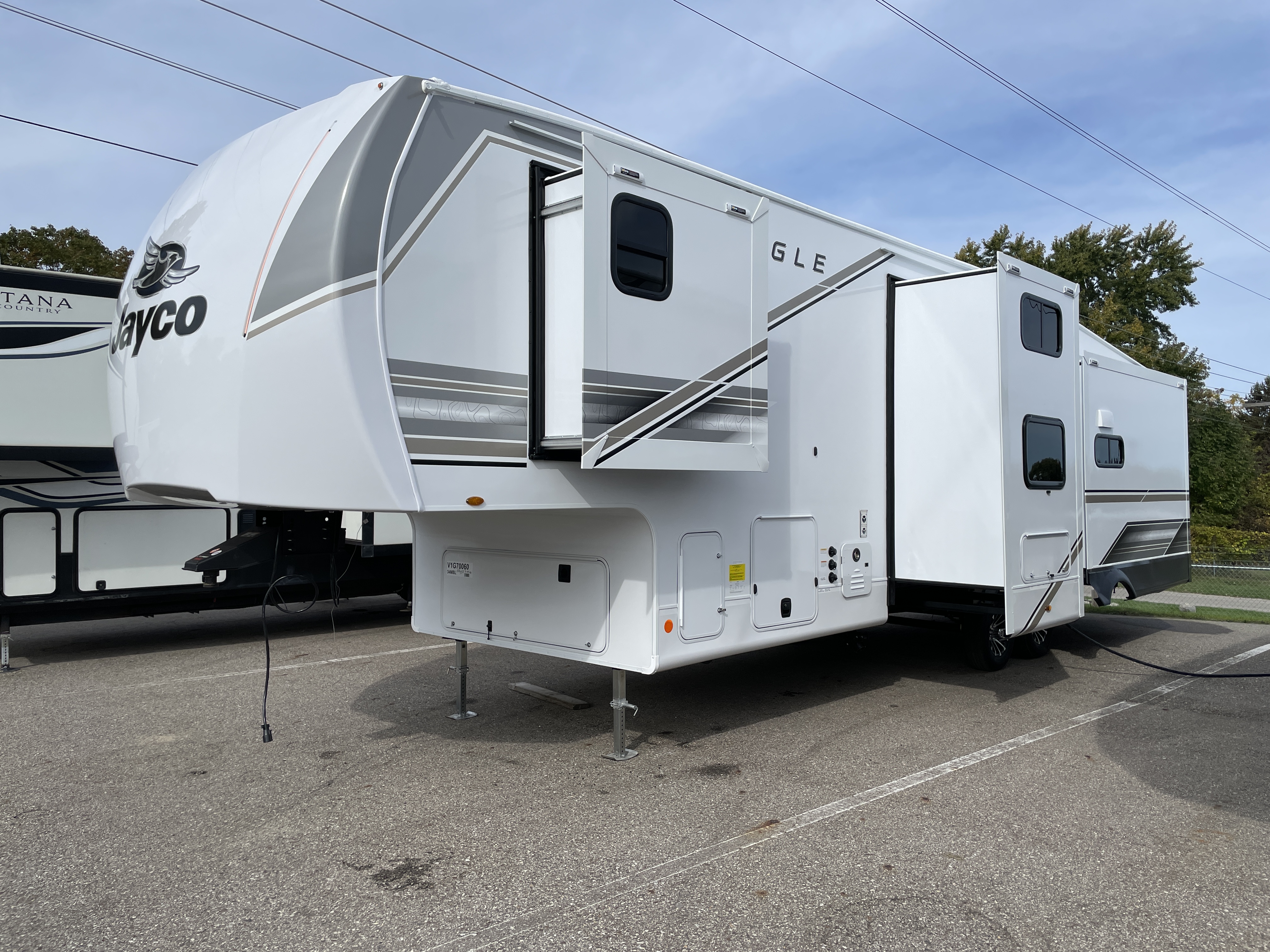 2027 Jayco Eagle SLE 34MBL, $ 54,995
