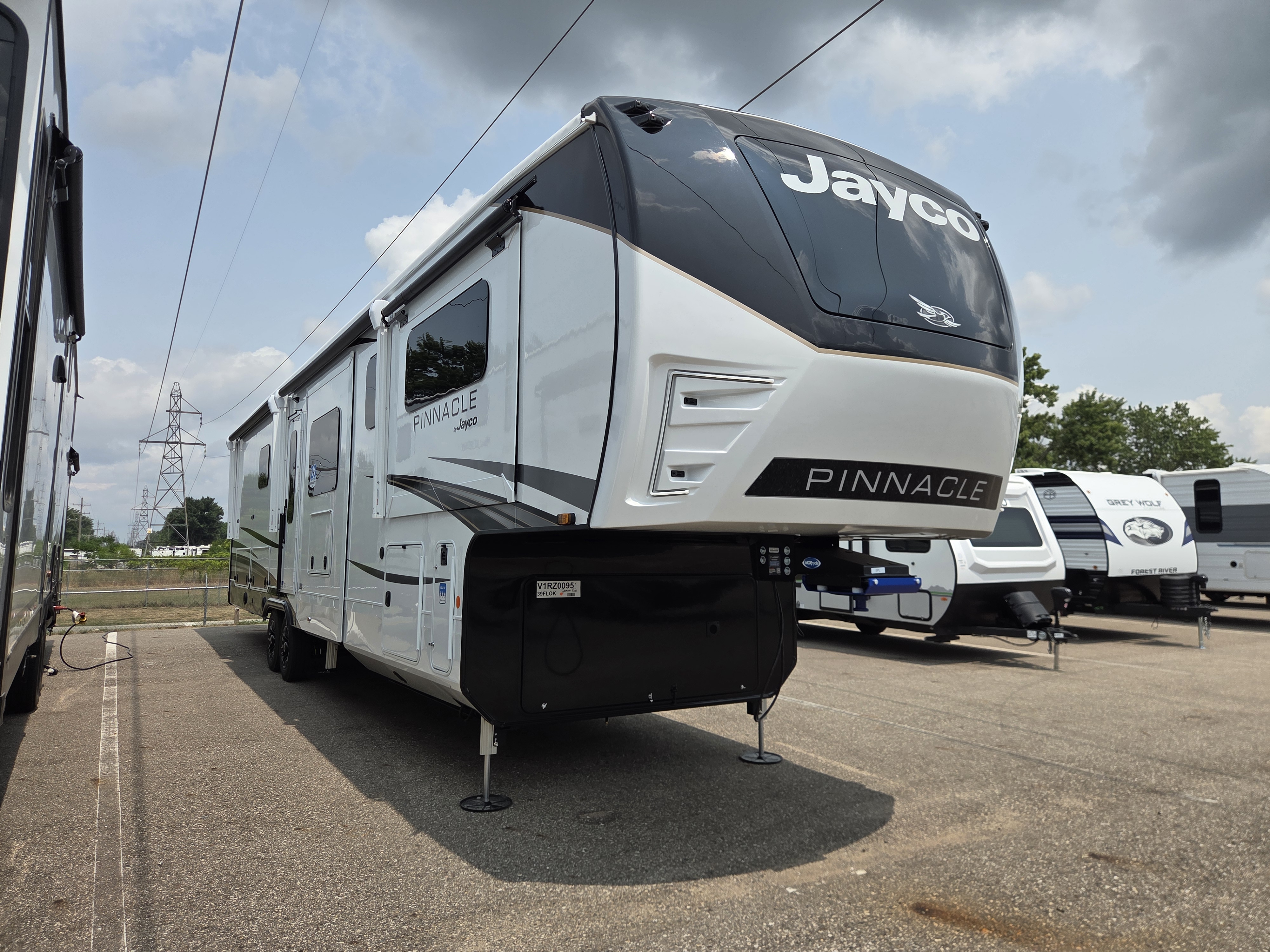 2027 Jayco Pinnacle 39FLOK, $ 144,999
