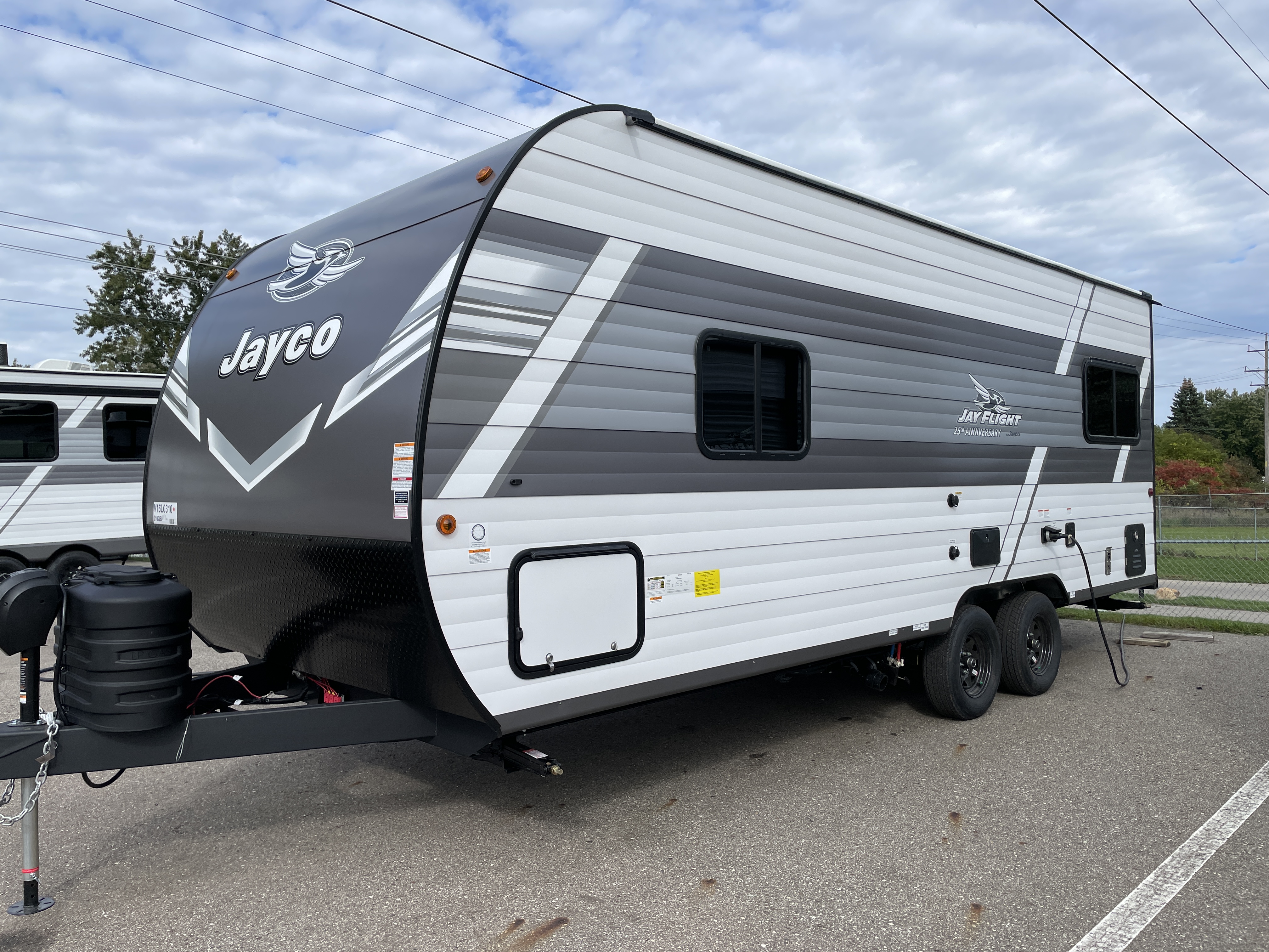 2027 Jayco Jay Flight 210QB, $ 22,999
