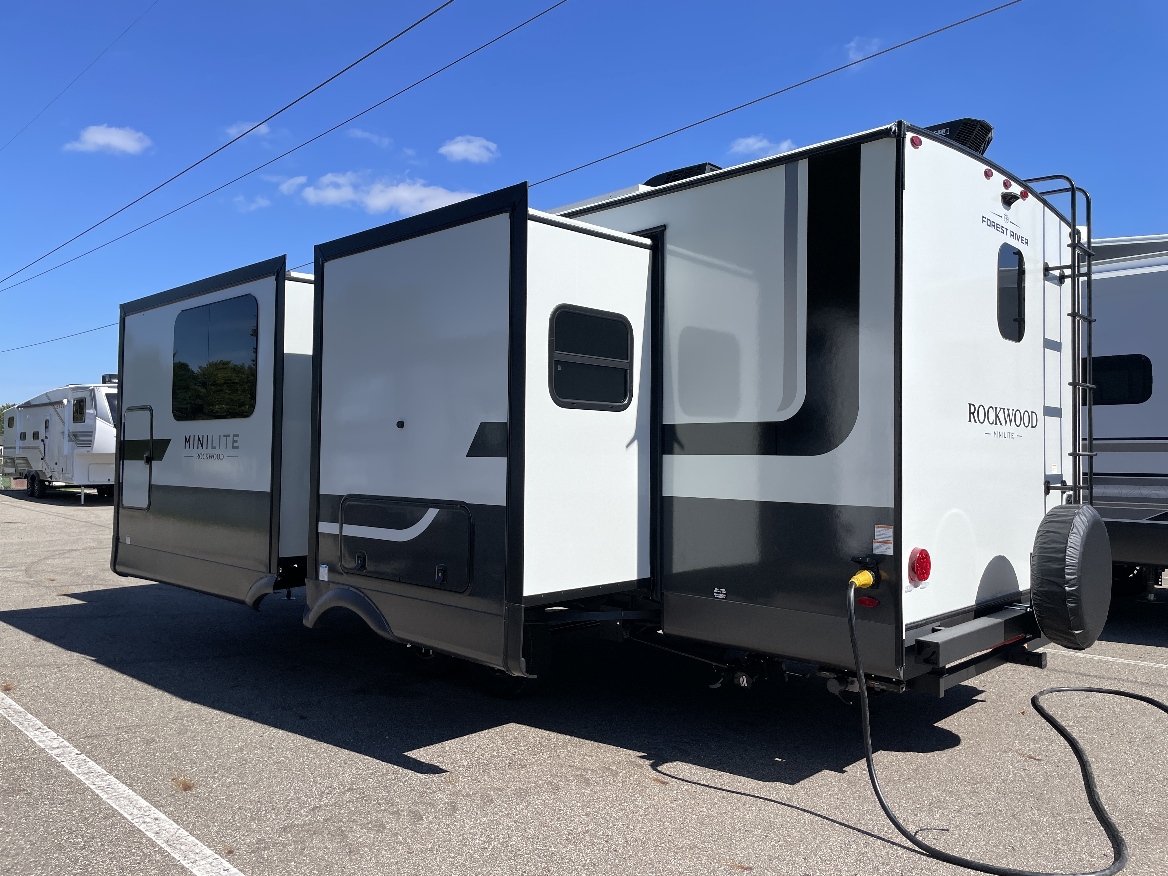2027 Forest River Rockwood Mini Lite 2523MBR, $ 46,999