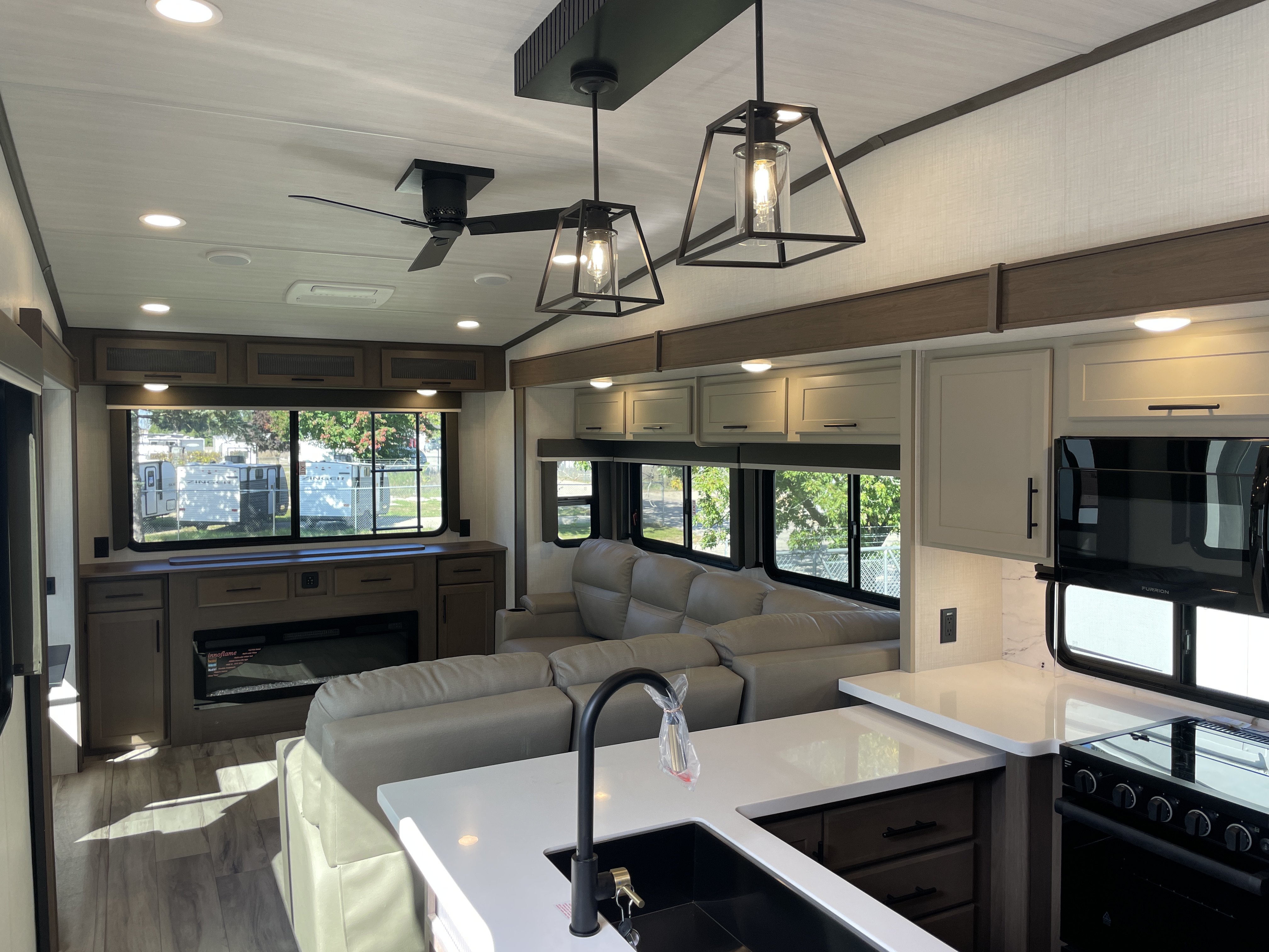 2027 Keystone Cougar 320RDS, $ 69,990