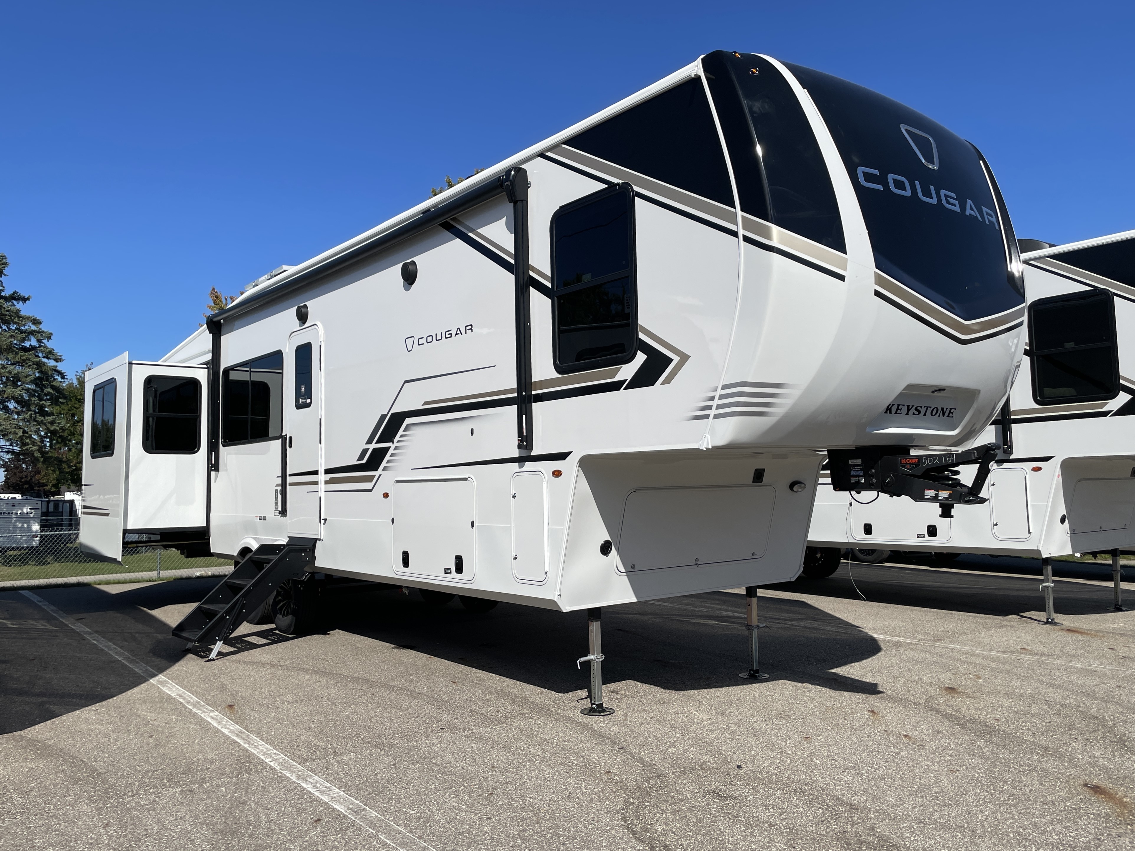 2027 Keystone Cougar 320RDS, $ 69,990