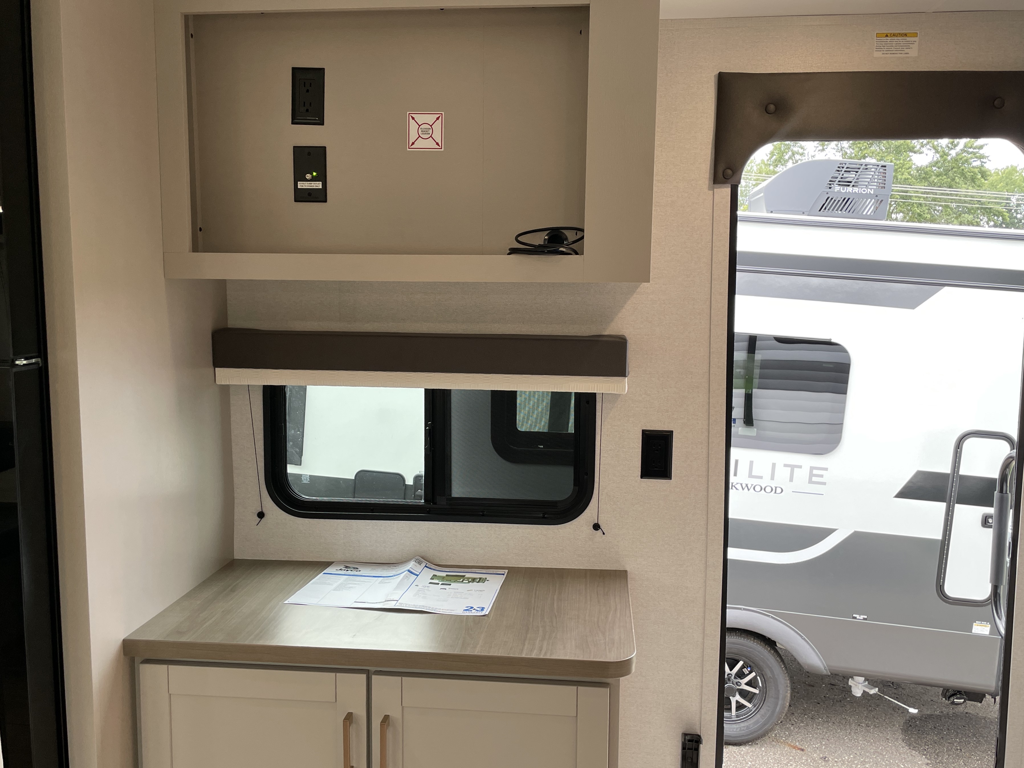 2027 Jayco Jay Flight 335BHS, $ 35,999