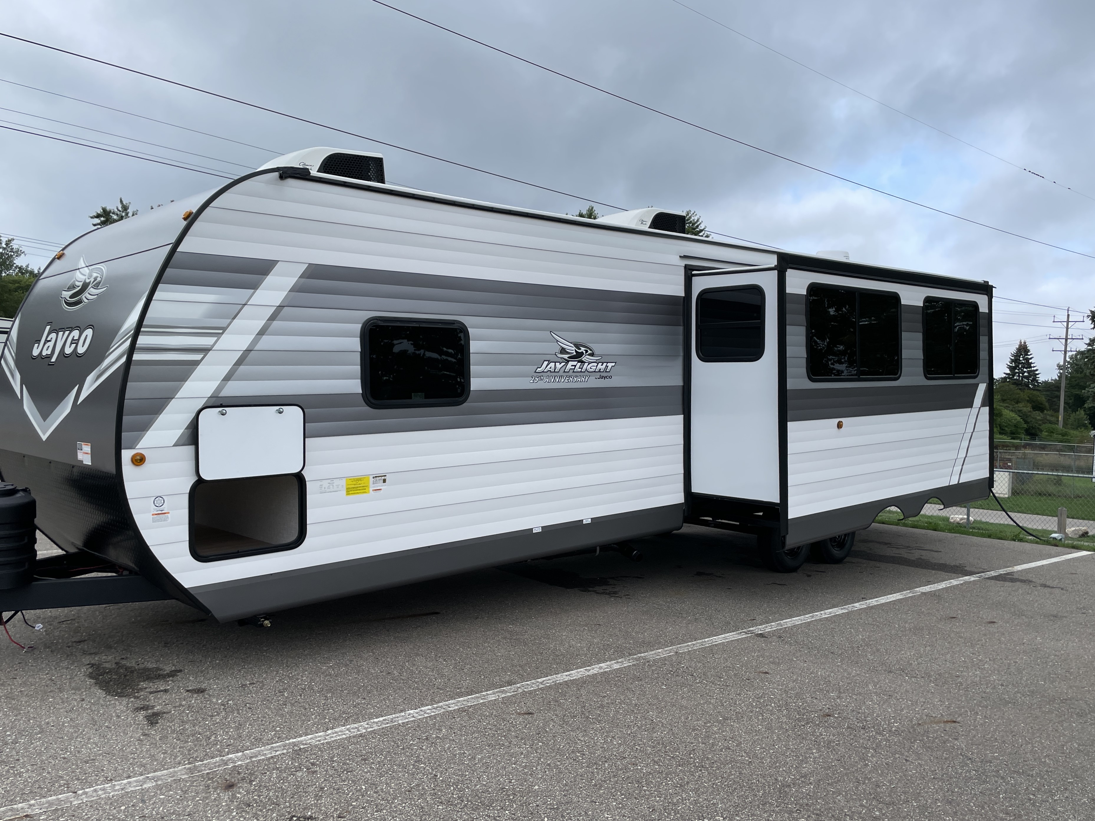 2027 Jayco Jay Flight 335BHS, $ 35,999