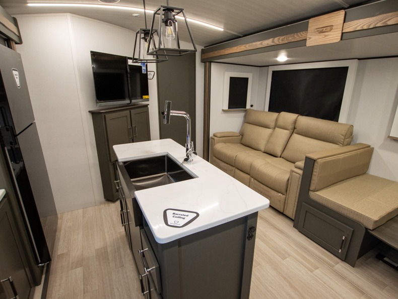 2026 Keystone Bullet Premium 330BKQ, $ 45,999