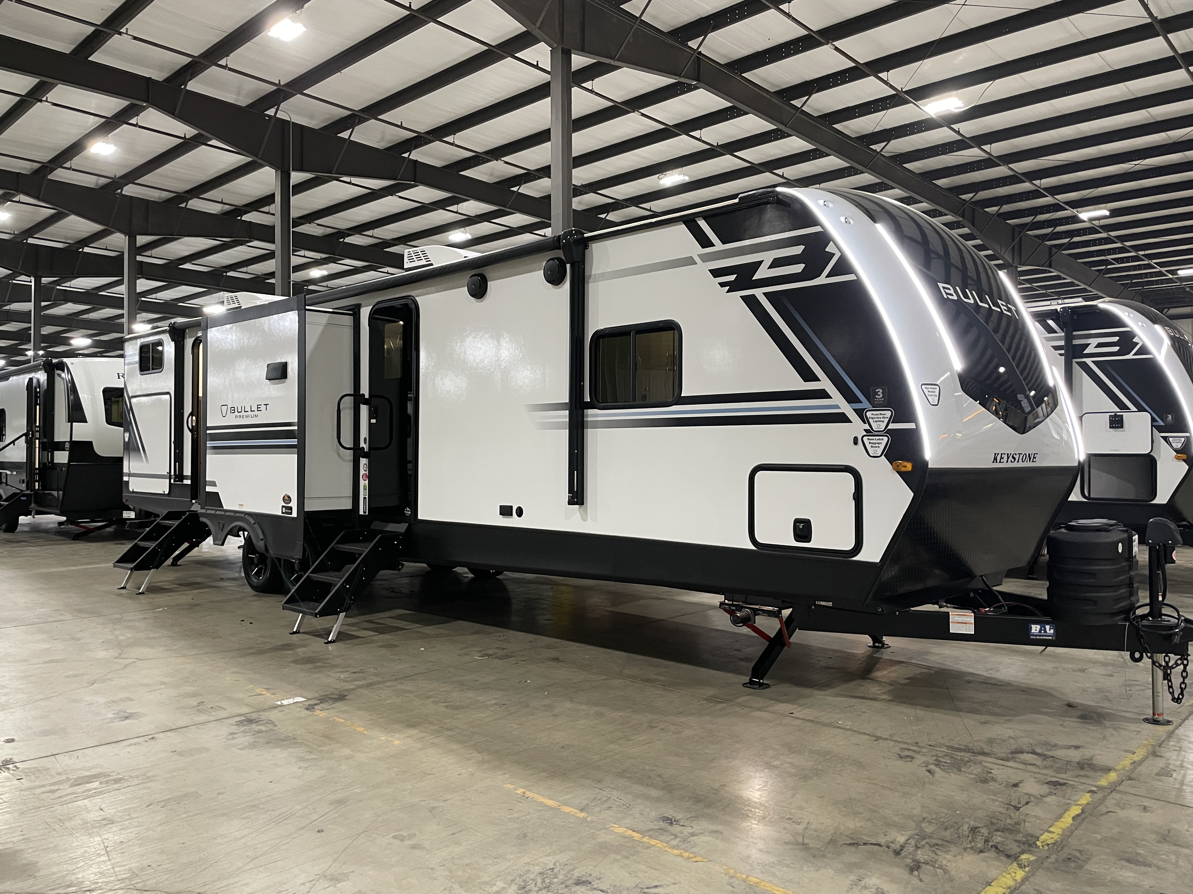 2026 Keystone Bullet Premium 330BKQ, $ 45,999