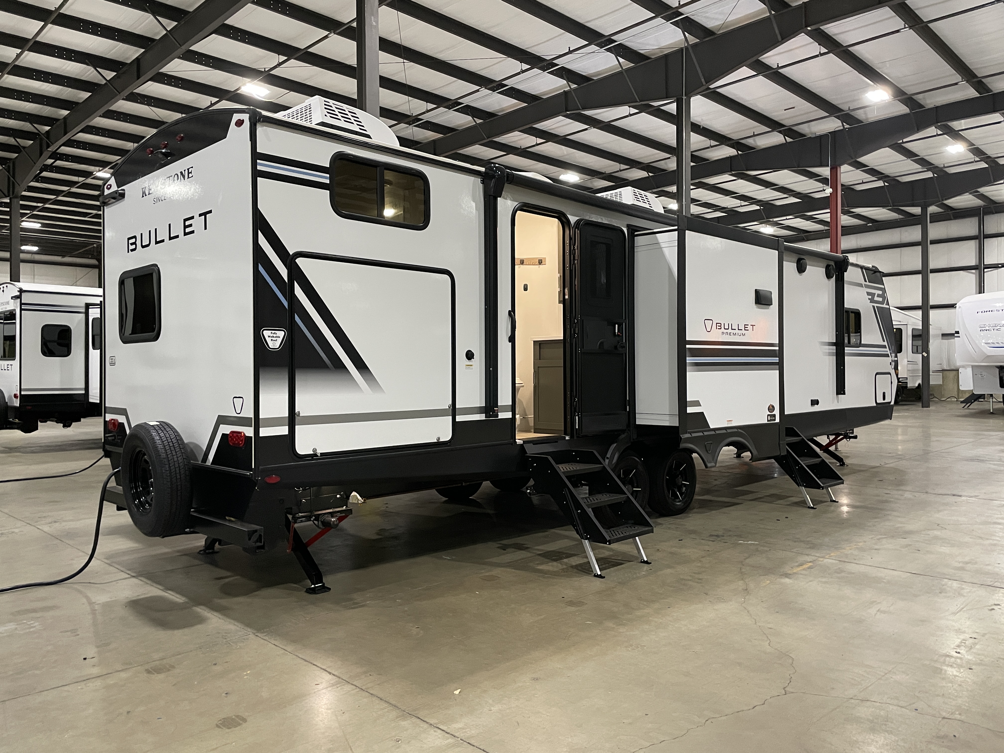 2026 Keystone Bullet Premium 330BKQ, $ 45,999