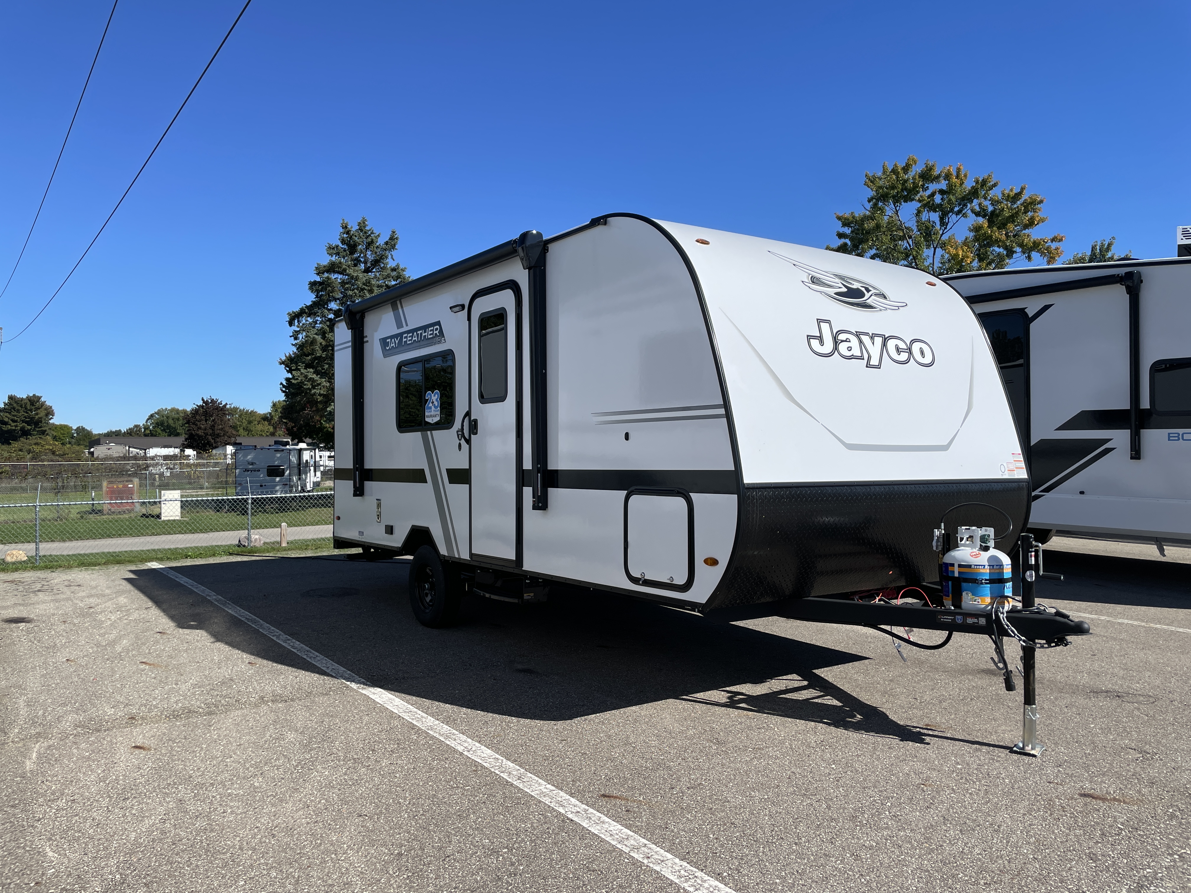 2027 Jayco Jay Feather Air SL 17RBSL, $ 16,990