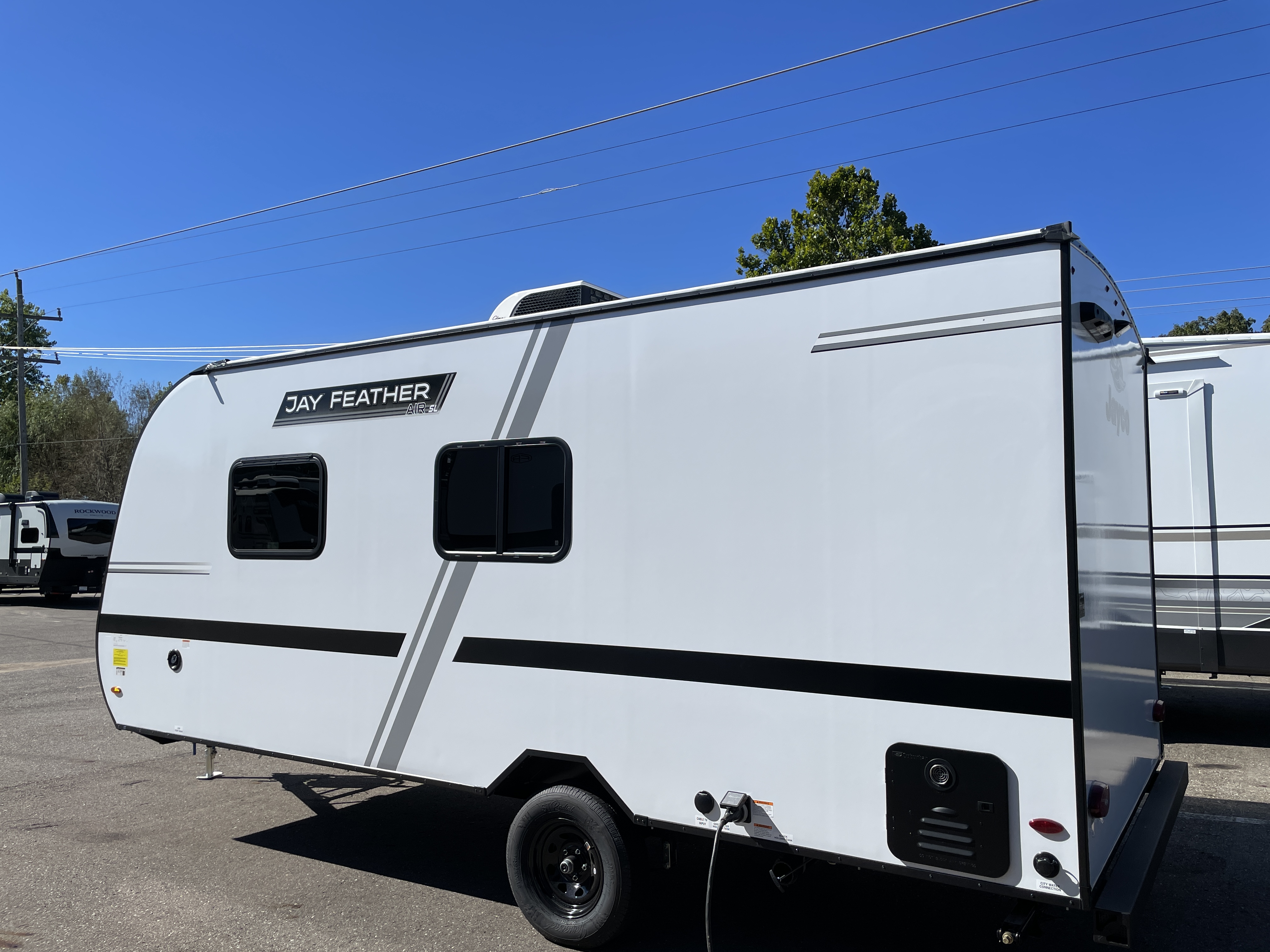 2027 Jayco Jay Feather Air SL 17RBSL, $ 16,990