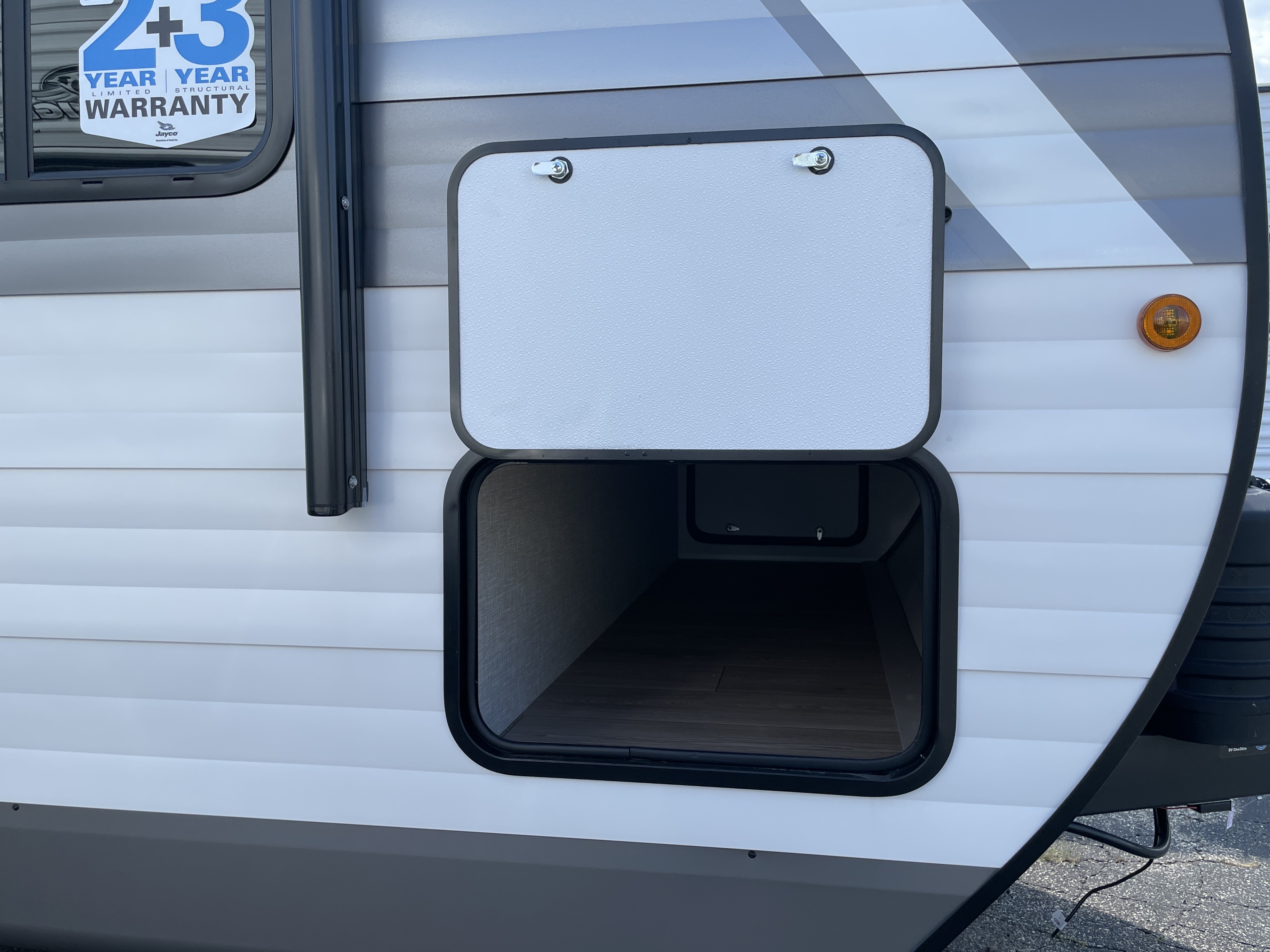 2027 Jayco Jay Flight 261BHS, $ 26,999