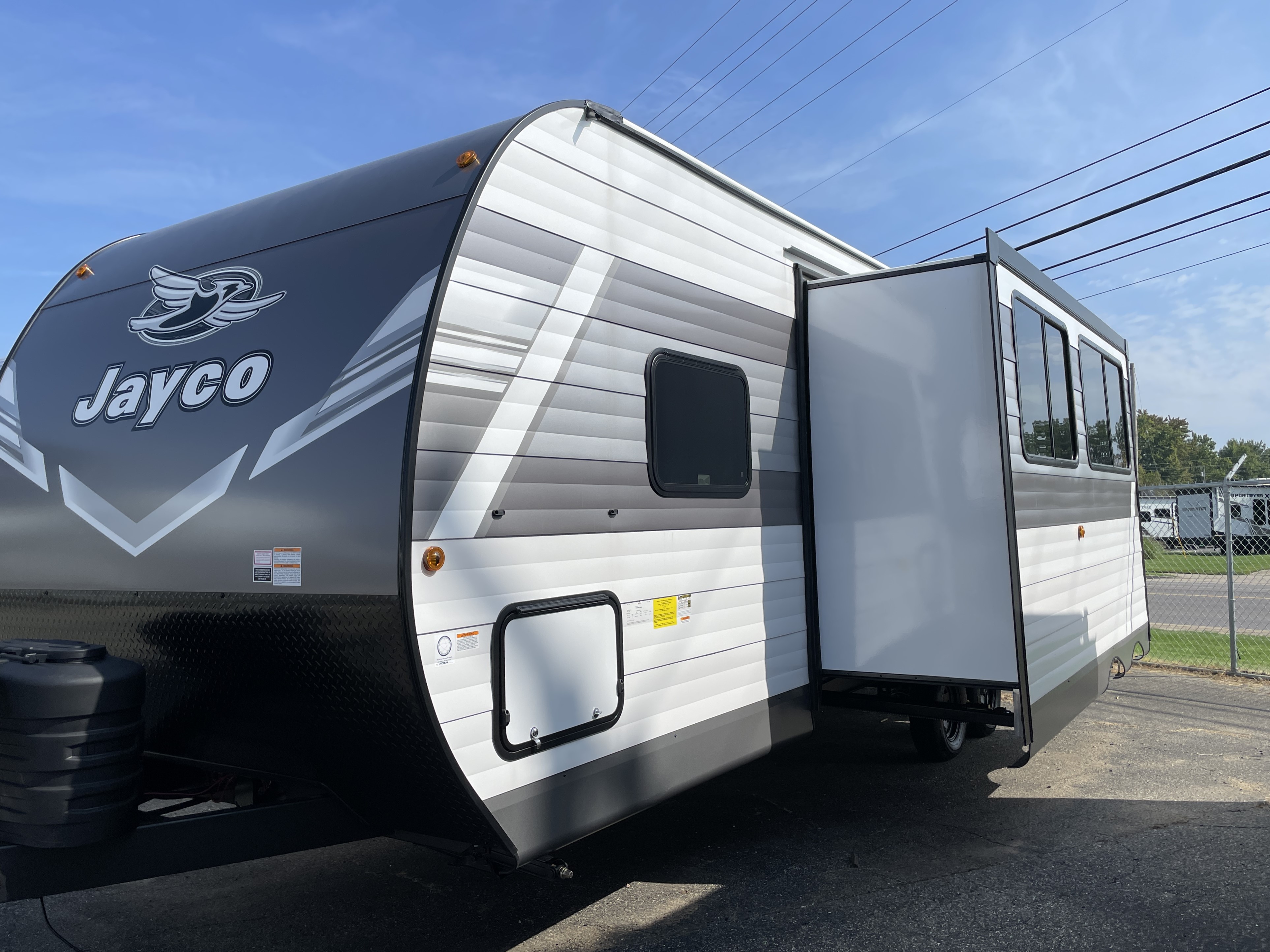 2027 Jayco Jay Flight 261BHS, $ 26,999