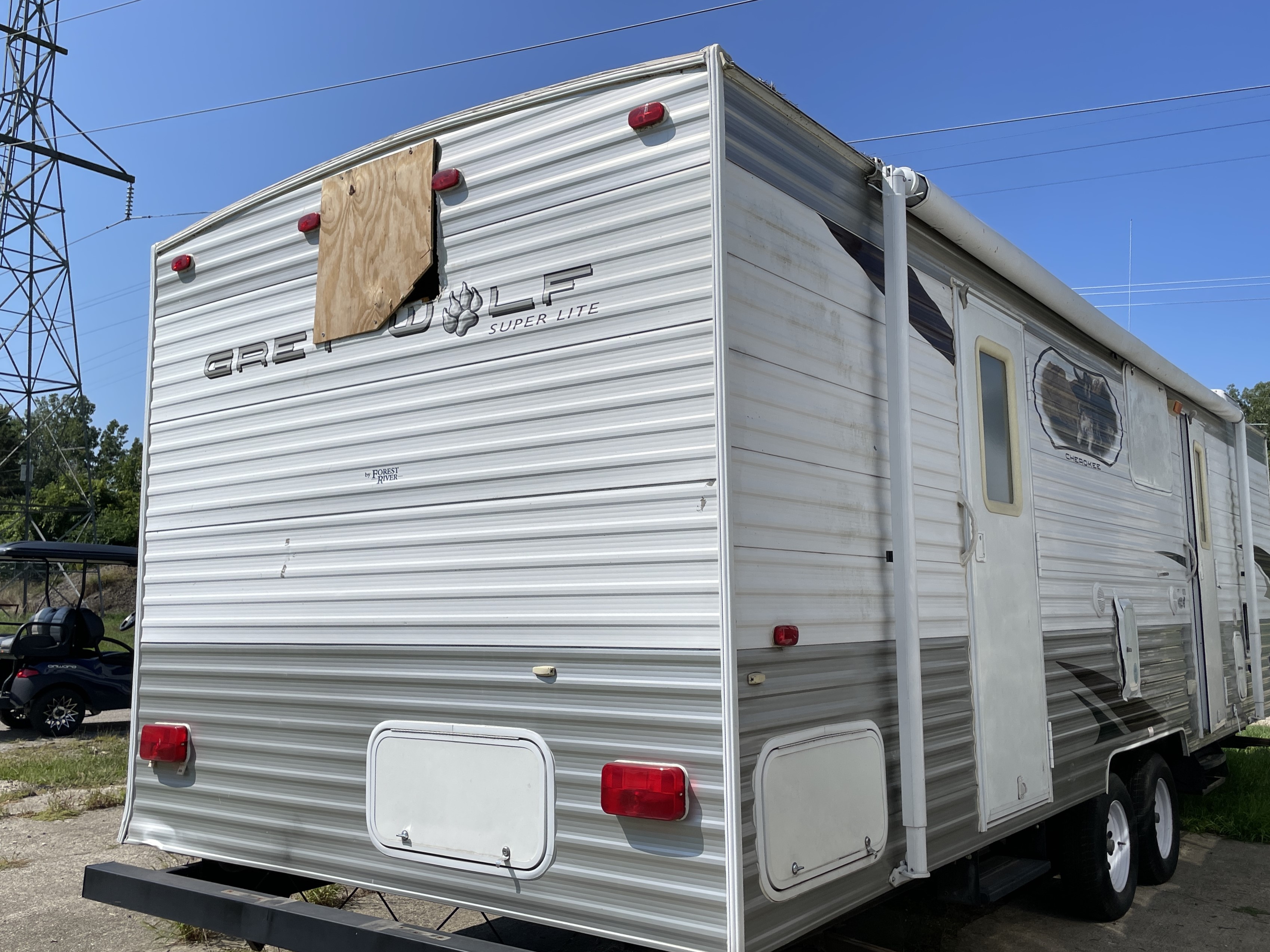2010 Forest River Cherokee Grey Wolf 27V, $ 2,495