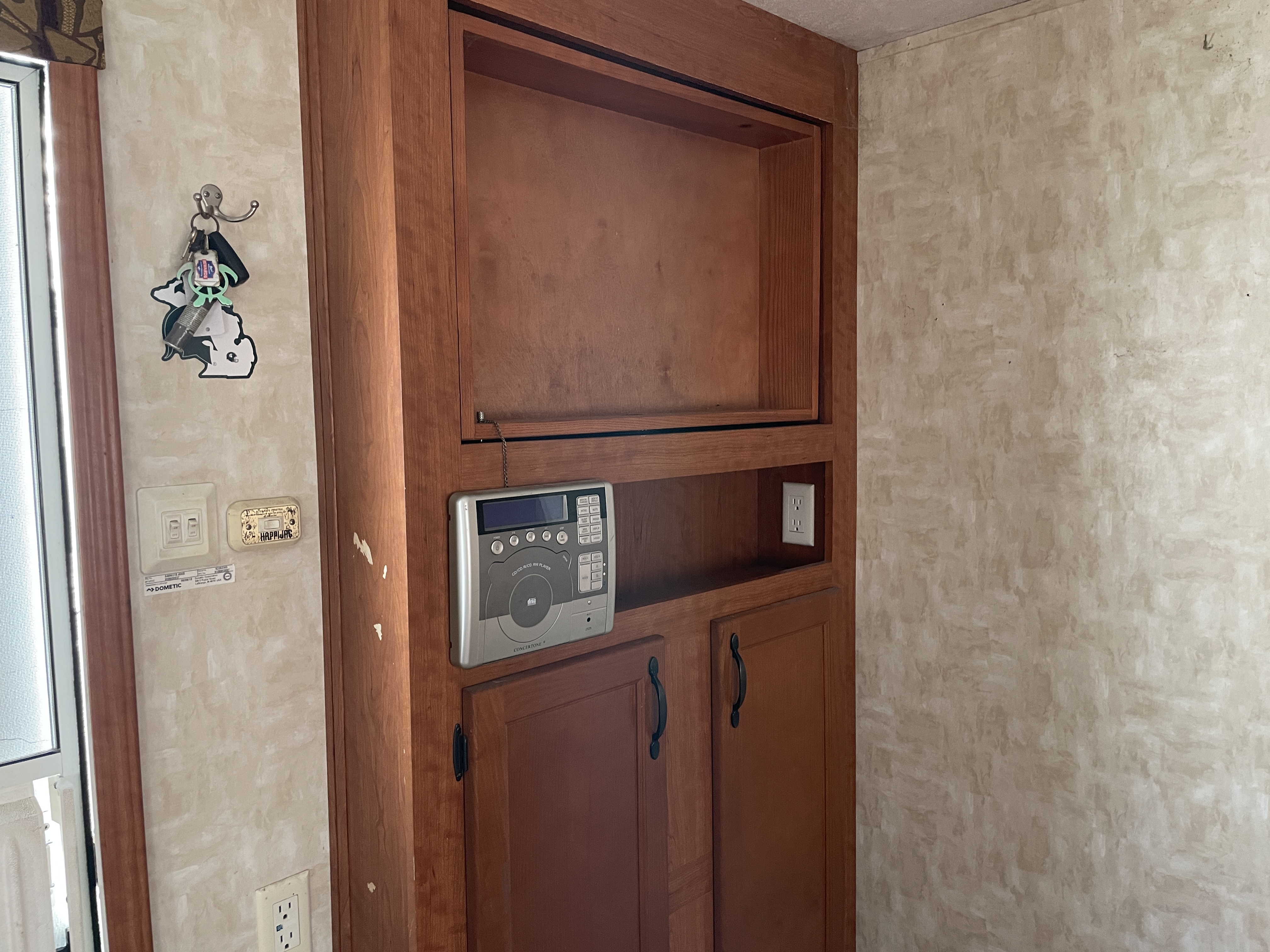 2010 Forest River Cherokee Grey Wolf 27V, $ 2,495