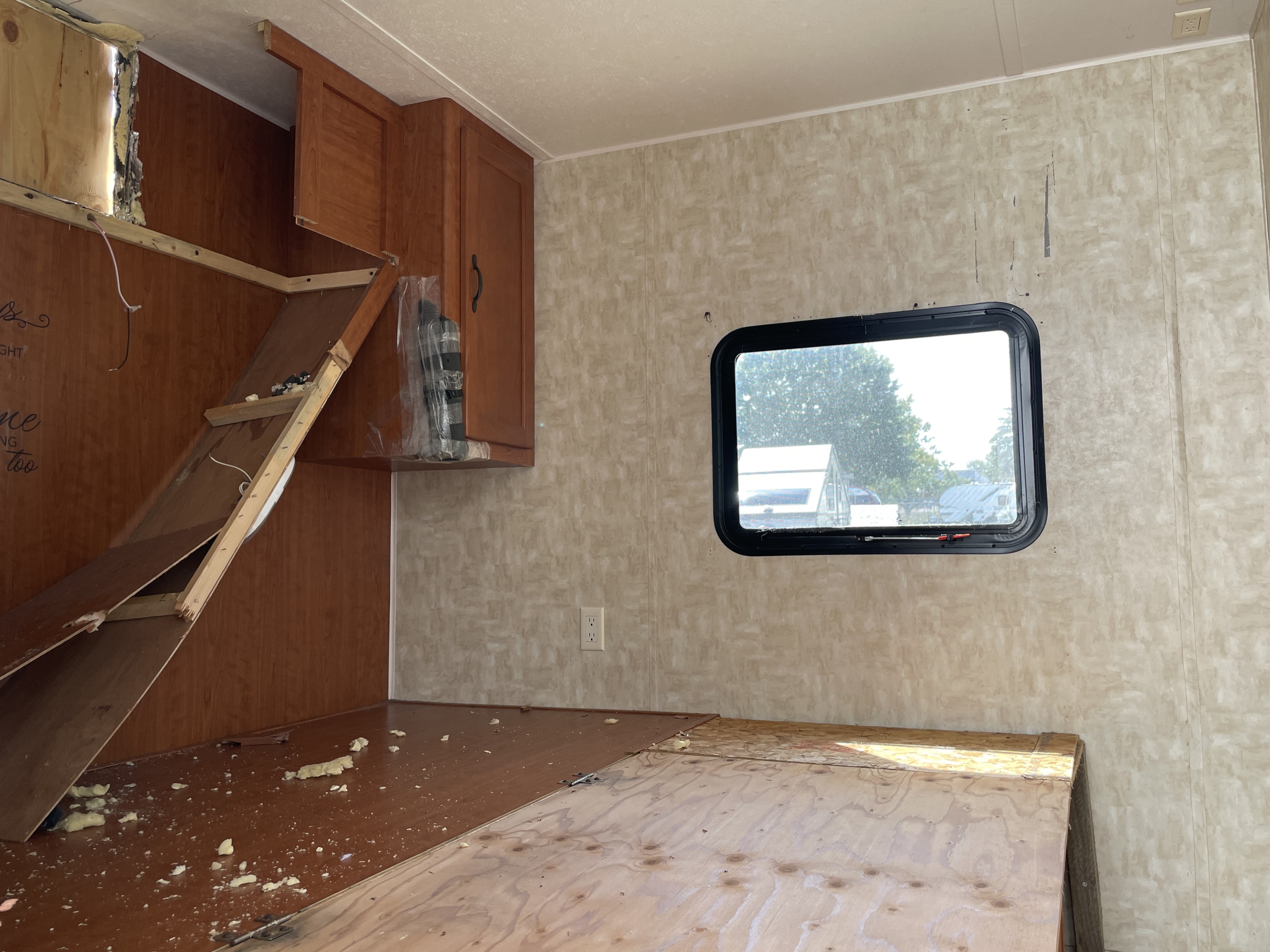 2010 Forest River Cherokee Grey Wolf 27V, $ 2,495