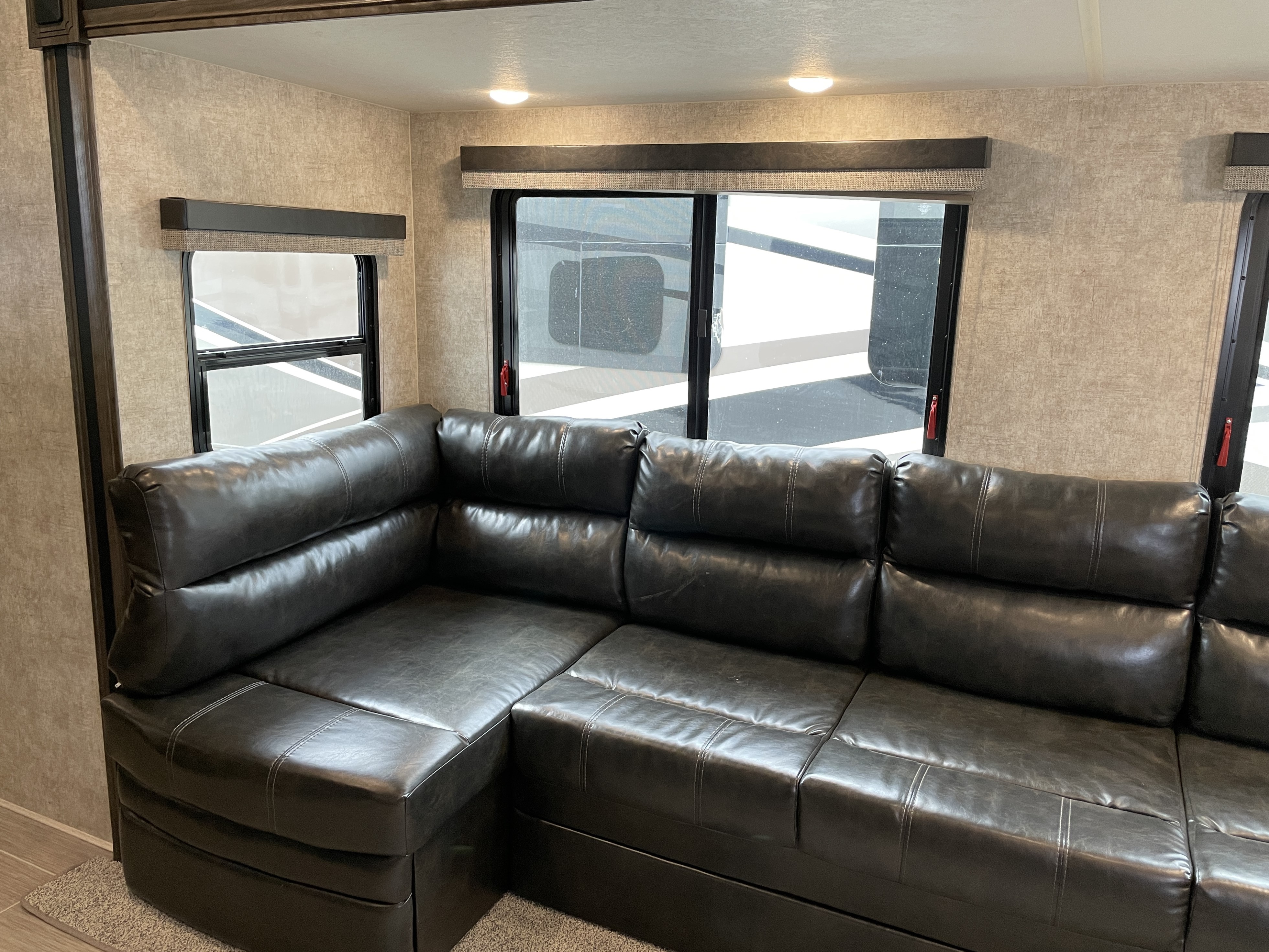 2018 Open Range Open Range Ultra Lite UT2950BH, $ 21,490