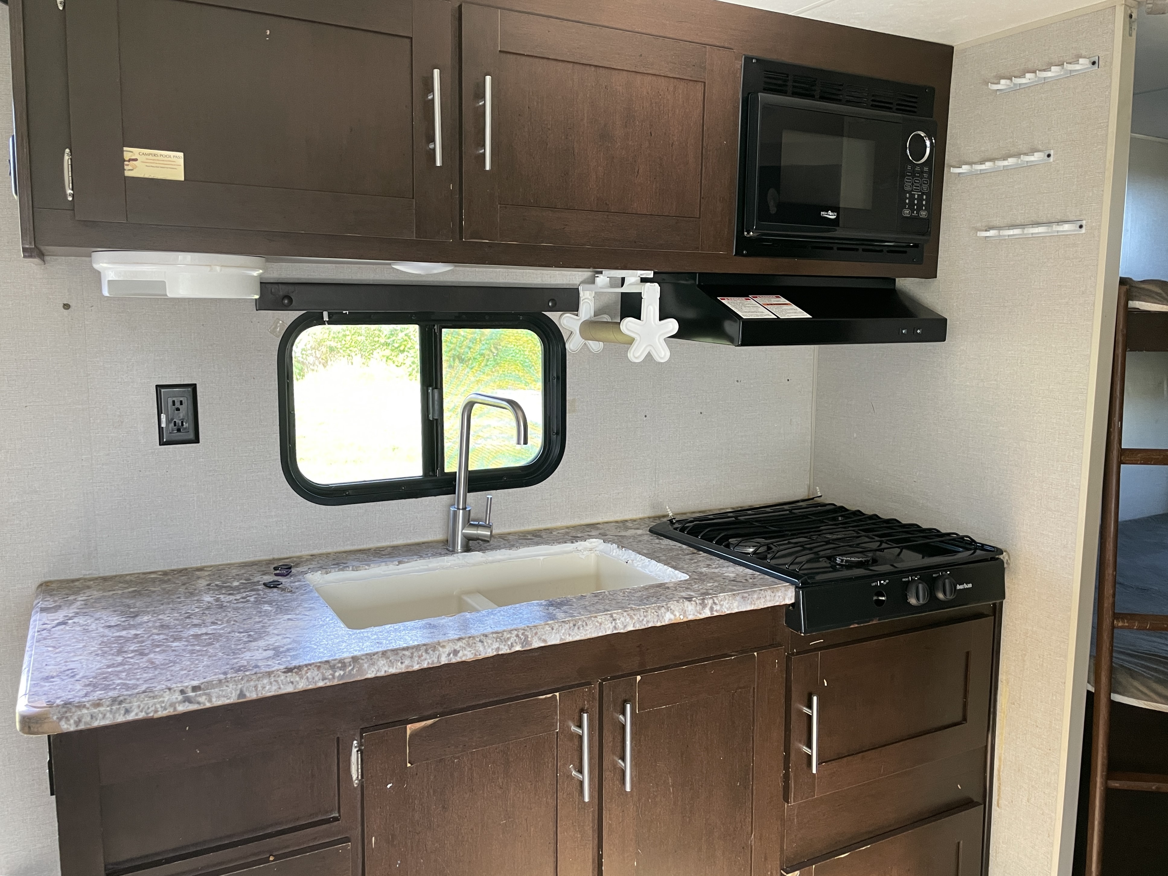 2019 KZ Sportsmen LE 231BHKLE, $ 7,995