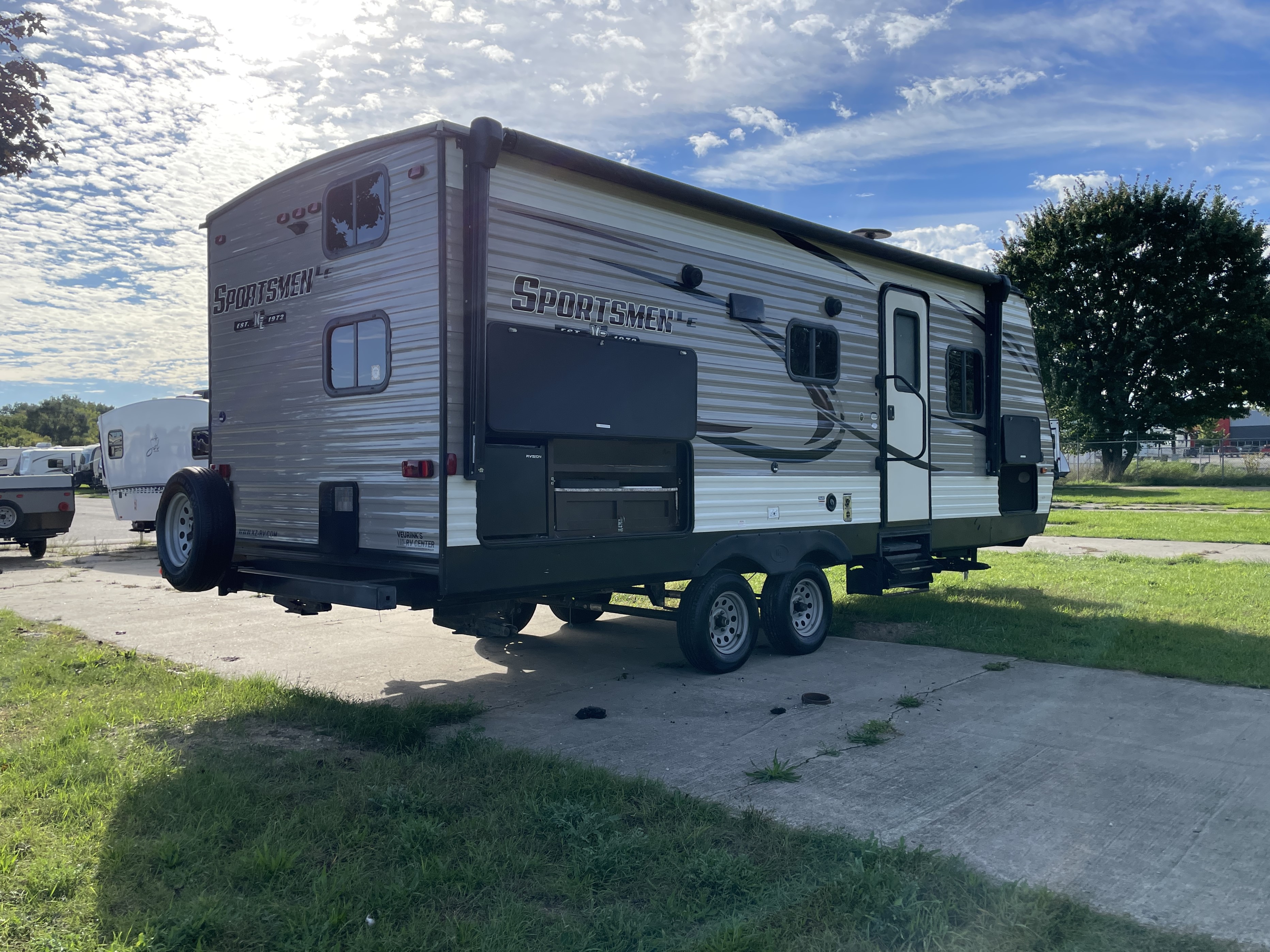 2019 KZ Sportsmen LE 231BHKLE, $ 7,995