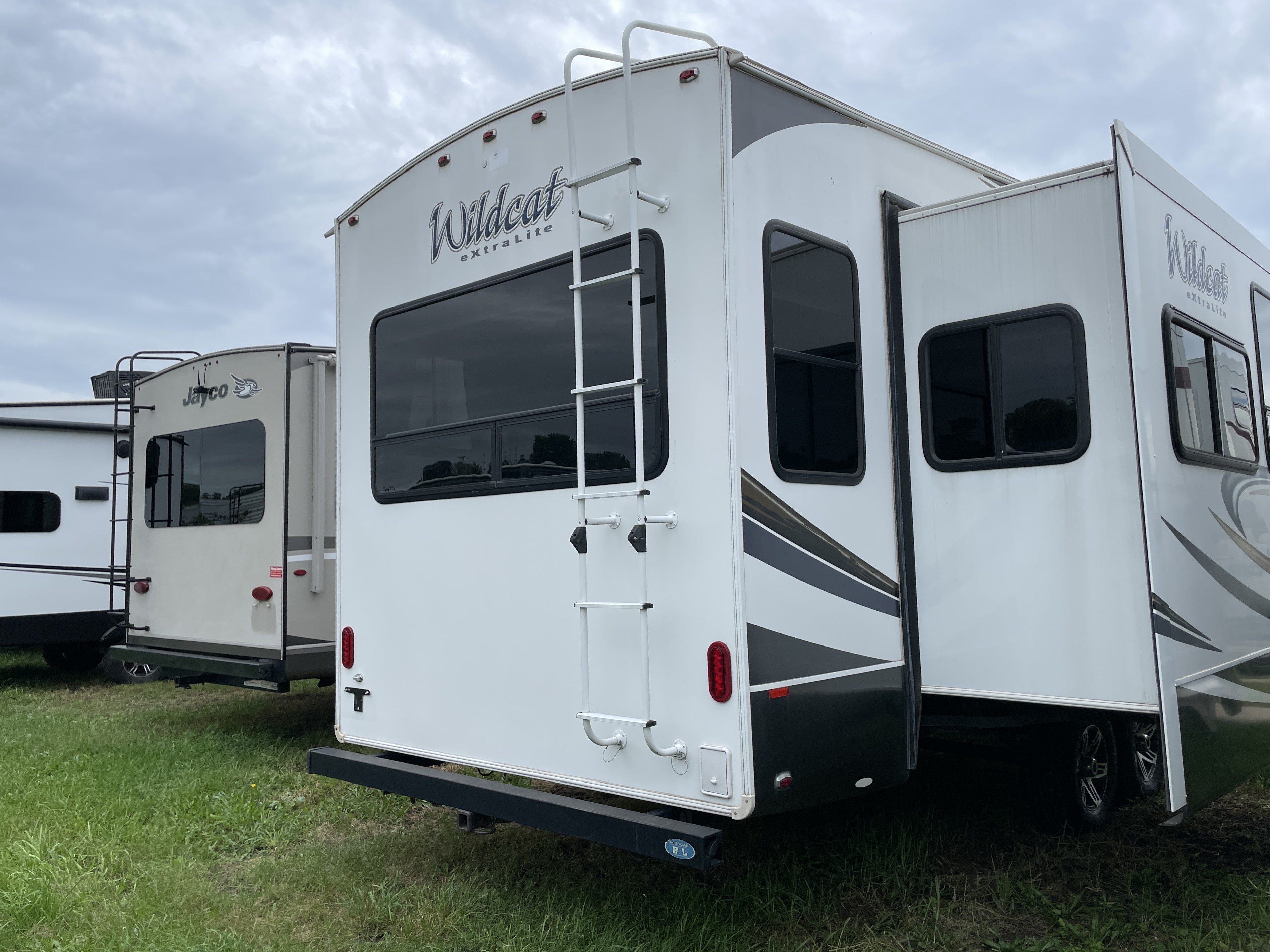 2015 Forest River Wildcat 295RSX, $ 17,990
