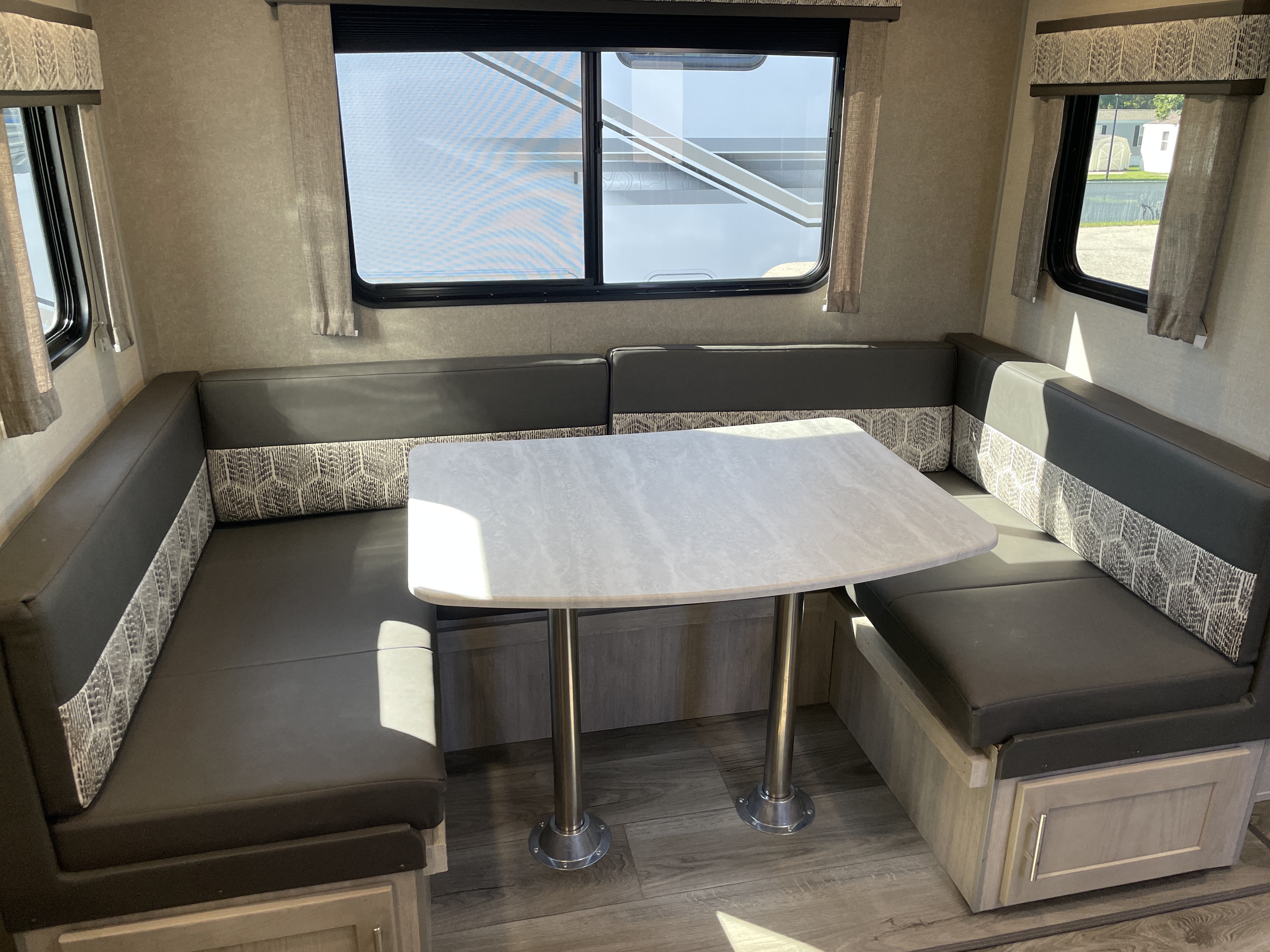2023 Coachmen Catalina Trail Blazer 29THS, $ 26,490