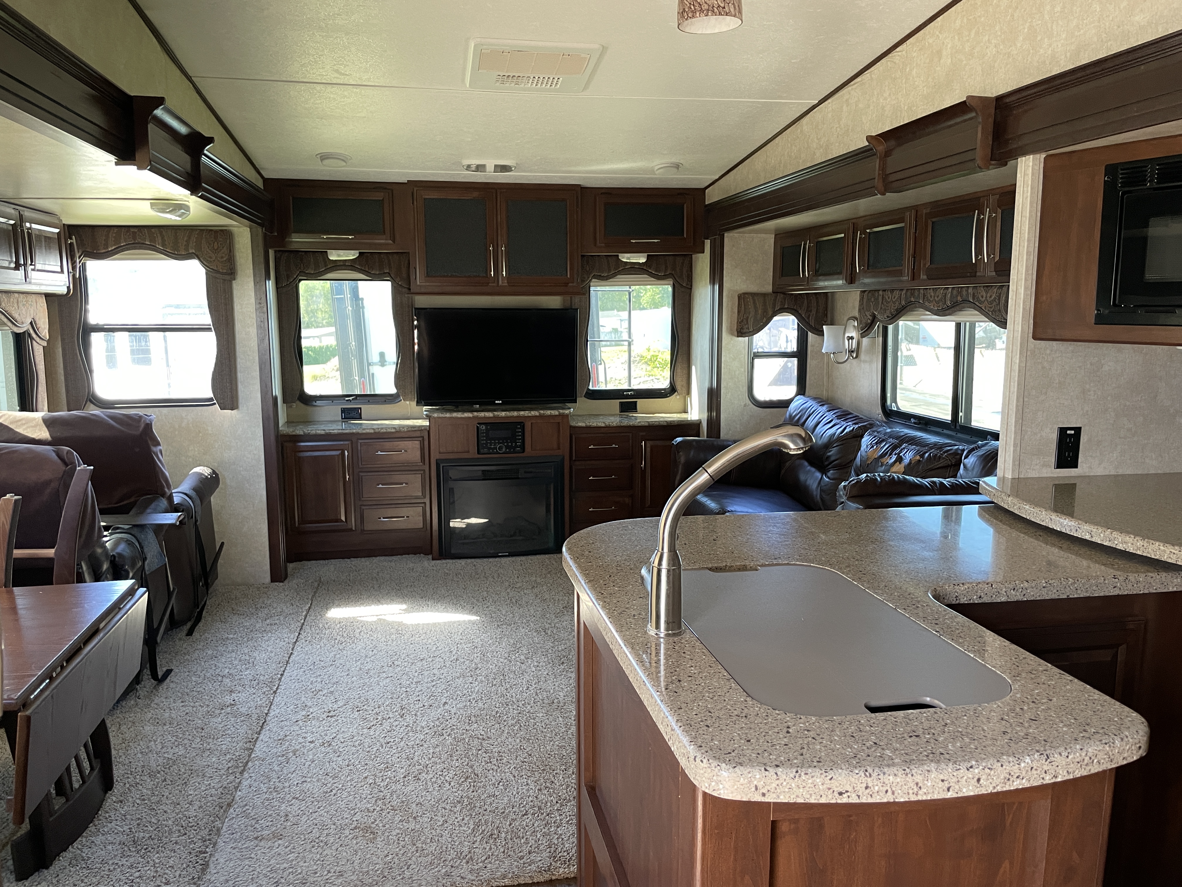 2014 Keystone Cougar 327RES, $ 13,995
