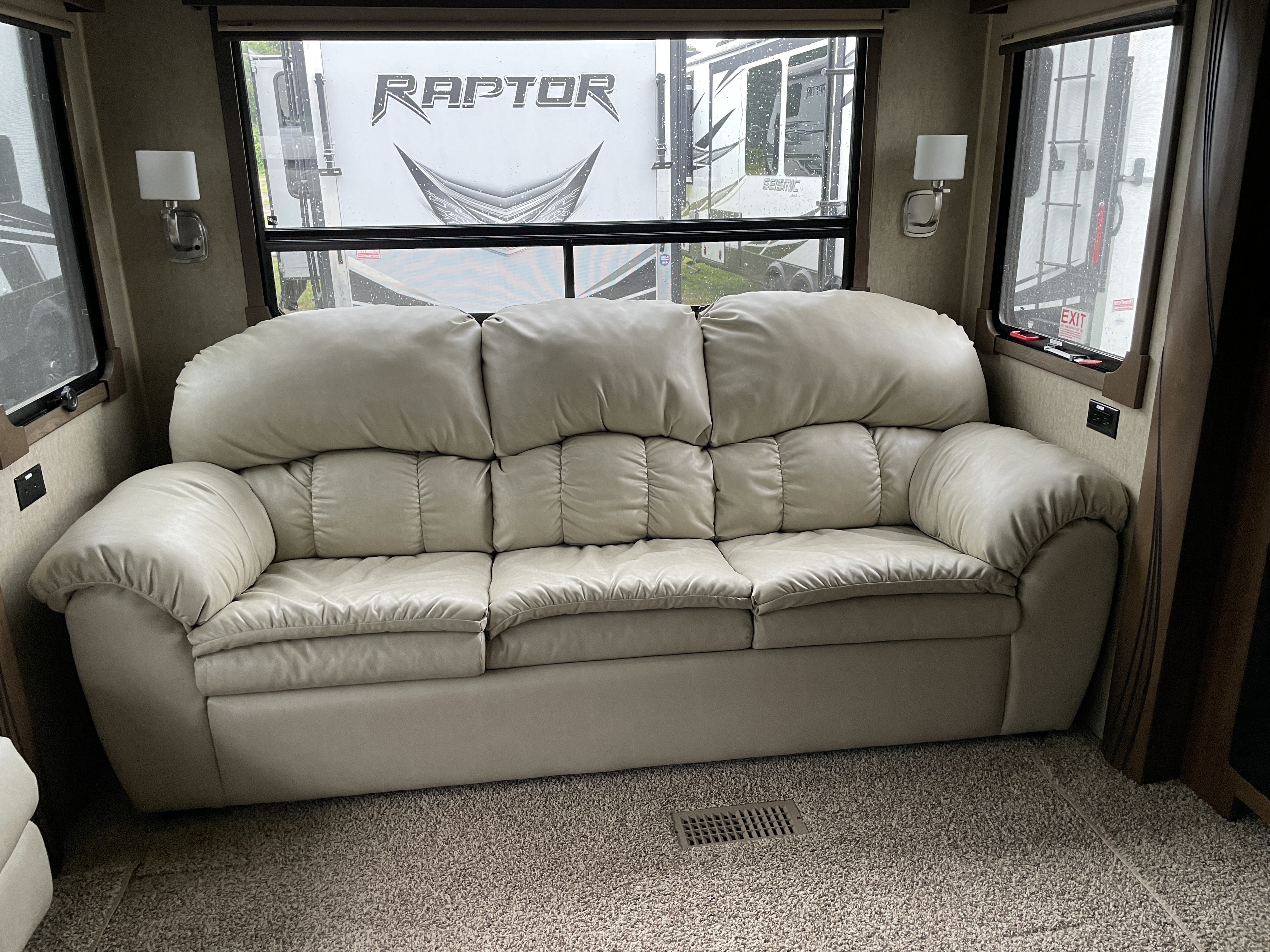 2018 Forest River Cedar Creek Champagne Edition 38, $ 41,490