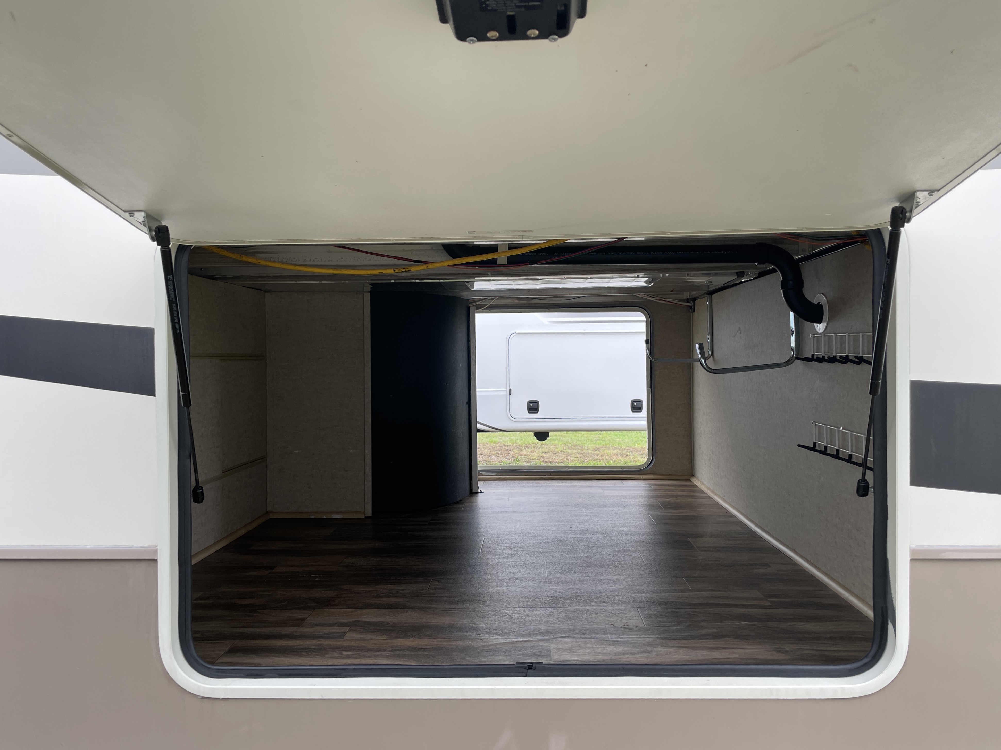 2018 Forest River Cedar Creek Champagne Edition 38, $ 41,490