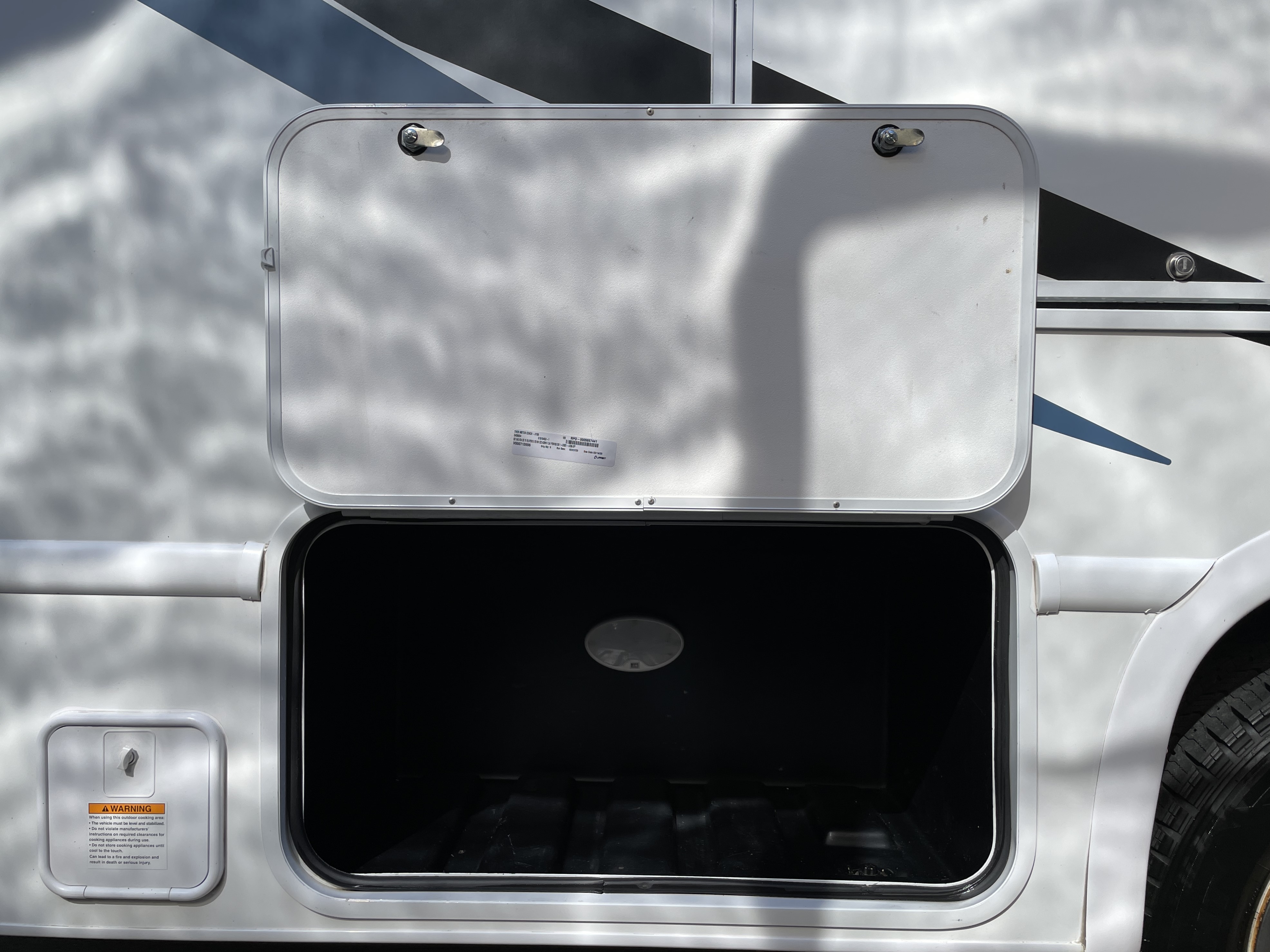 2024 Thor Motor Coach Chateau 27R, $ 87,490