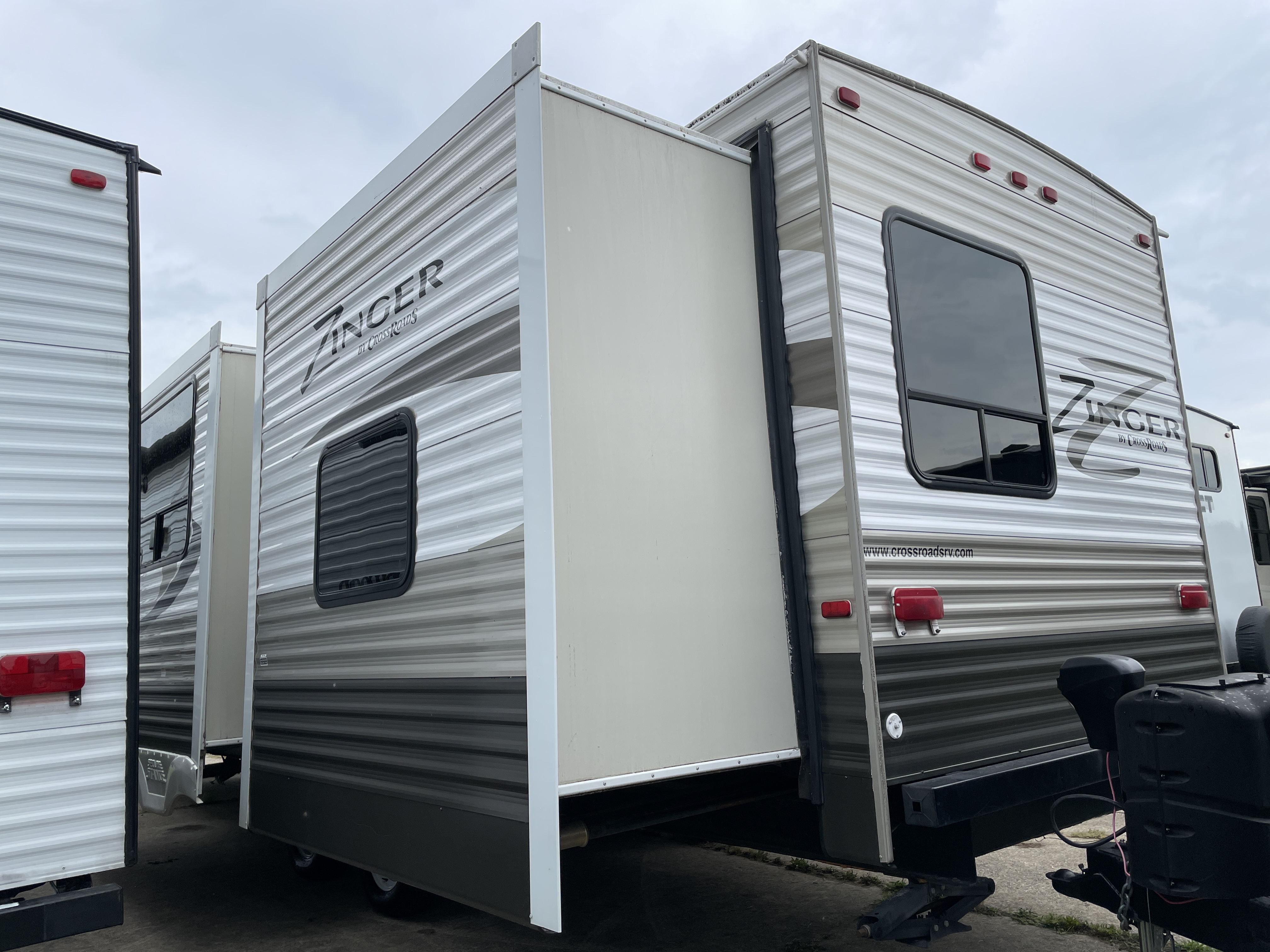 2014 CrossRoads Zinger ZT33BH, $ 13,990