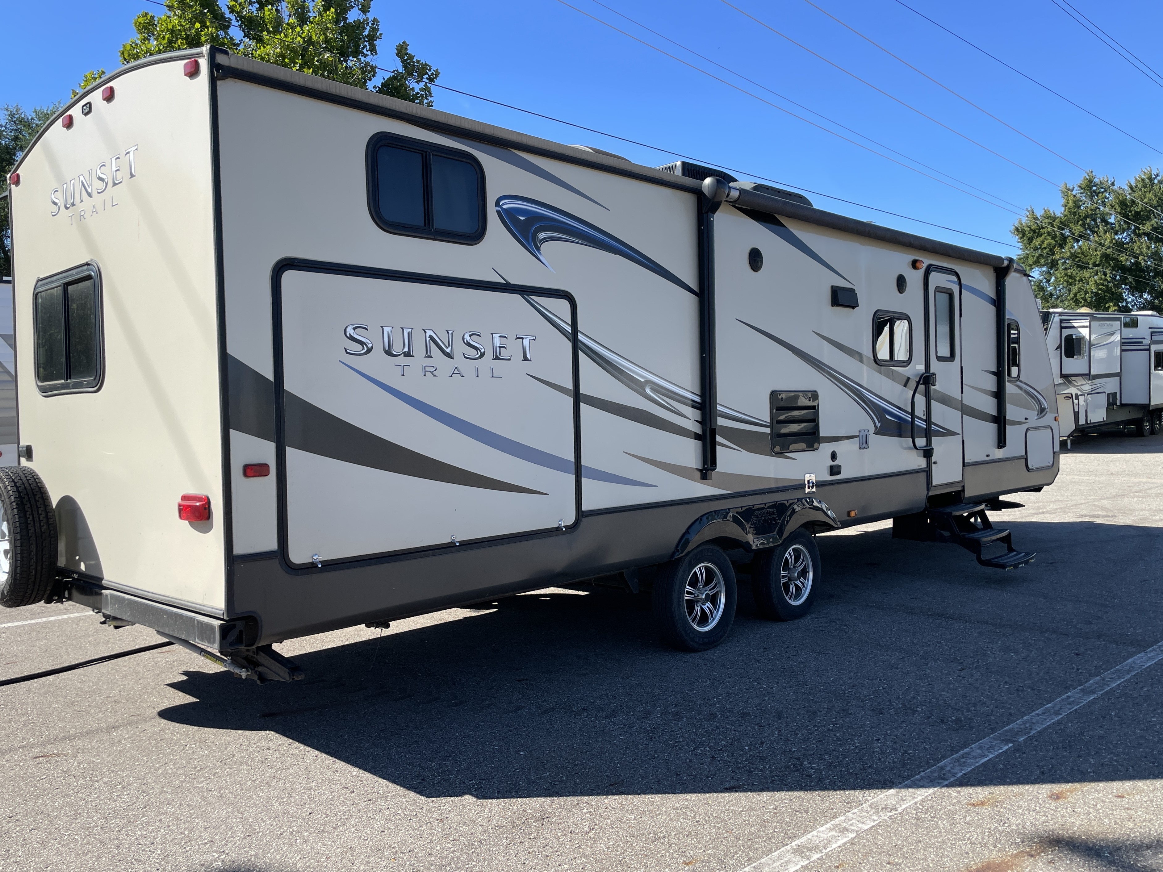 2013 CrossRoads Sunset Trail Super Lite ST300BH, $ 8,495