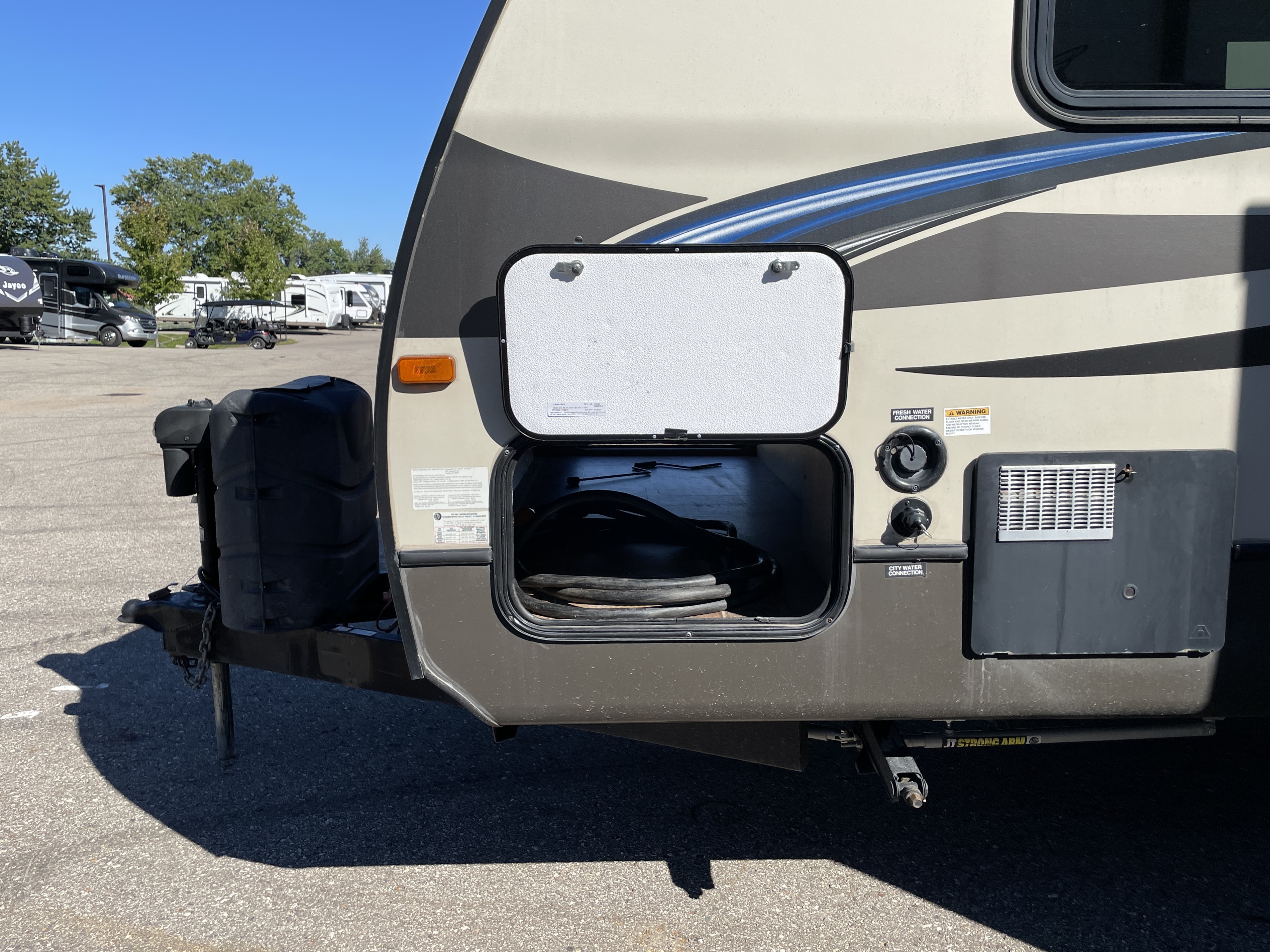 2013 CrossRoads Sunset Trail Super Lite ST300BH, $ 8,495