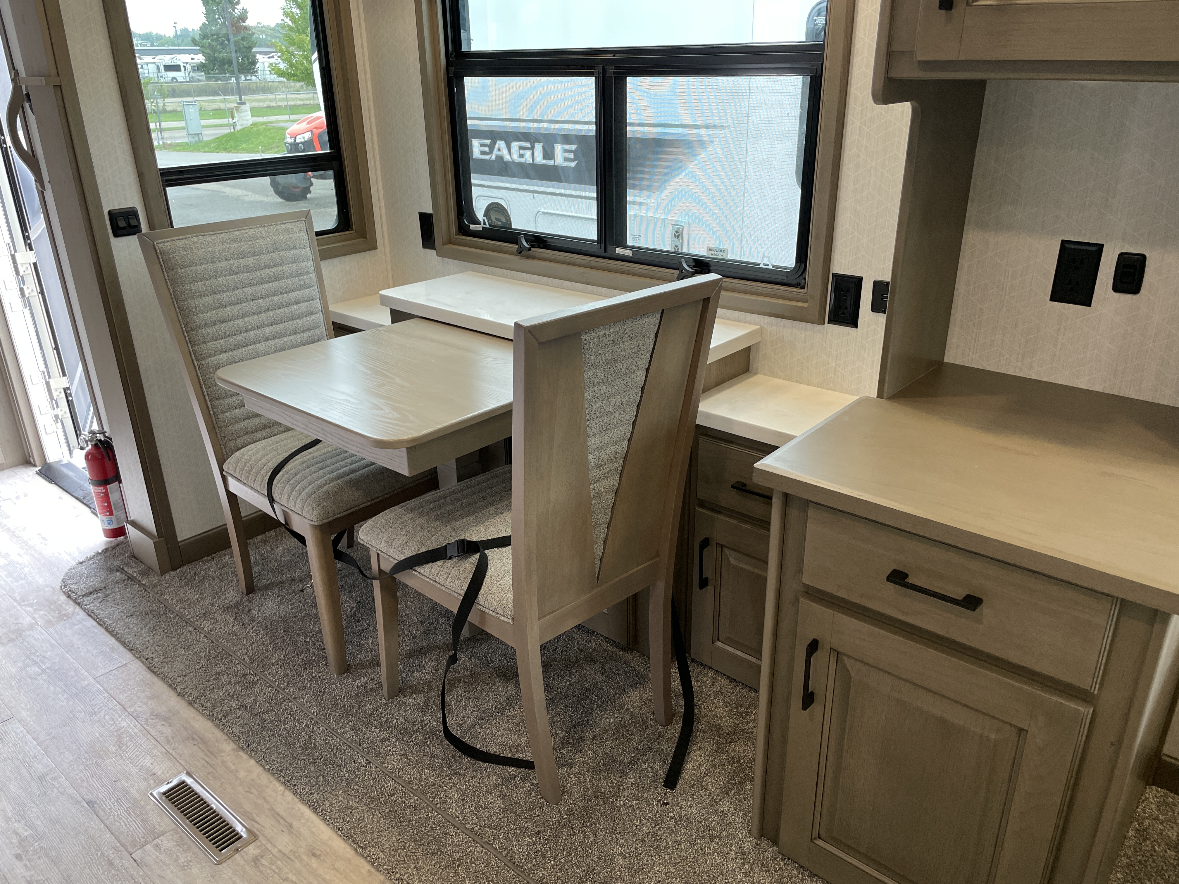 2022 DRV Mobile Suites 40KSSB4, $ 104,990