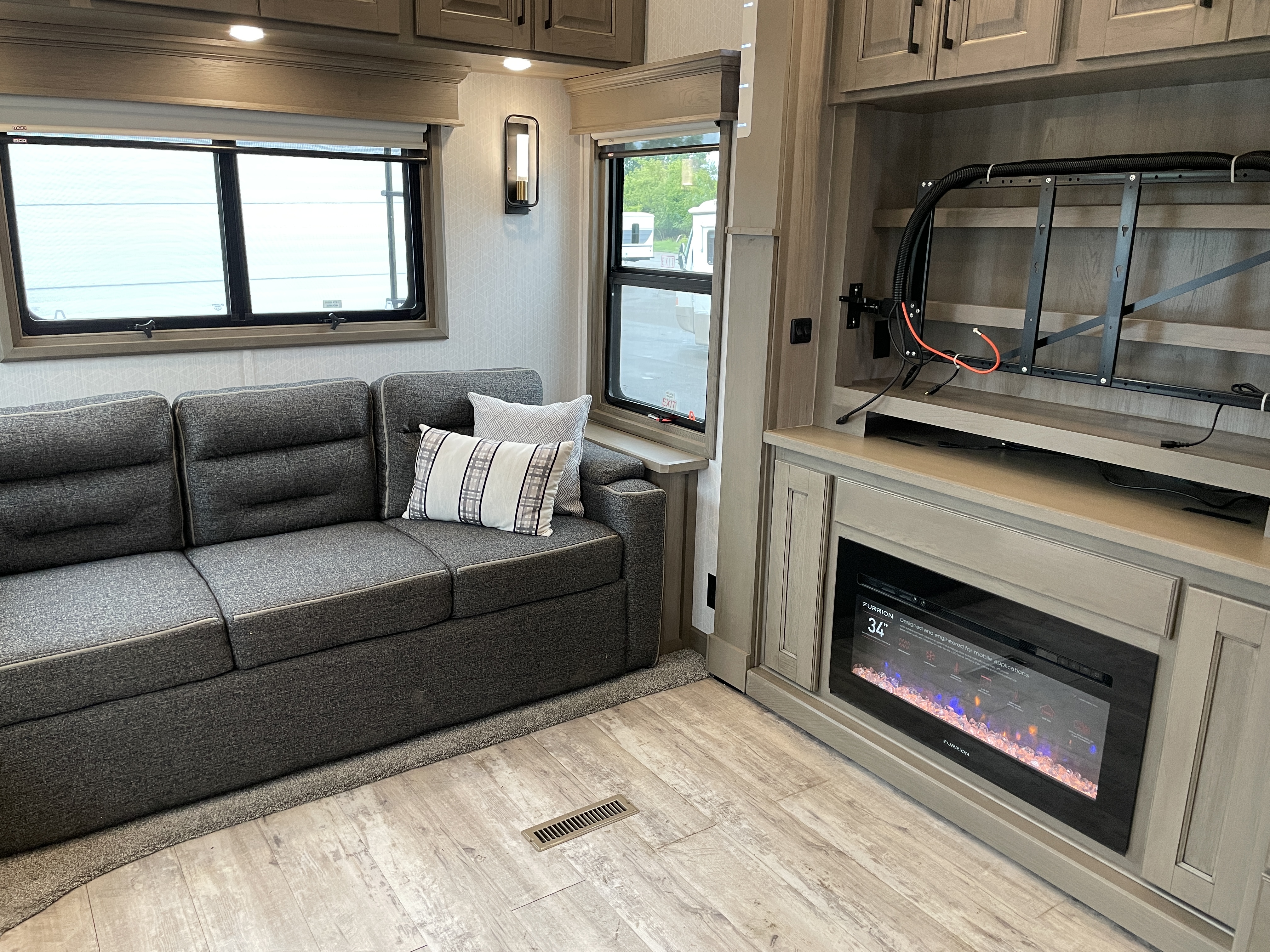 2022 DRV Mobile Suites 40KSSB4, $ 104,990
