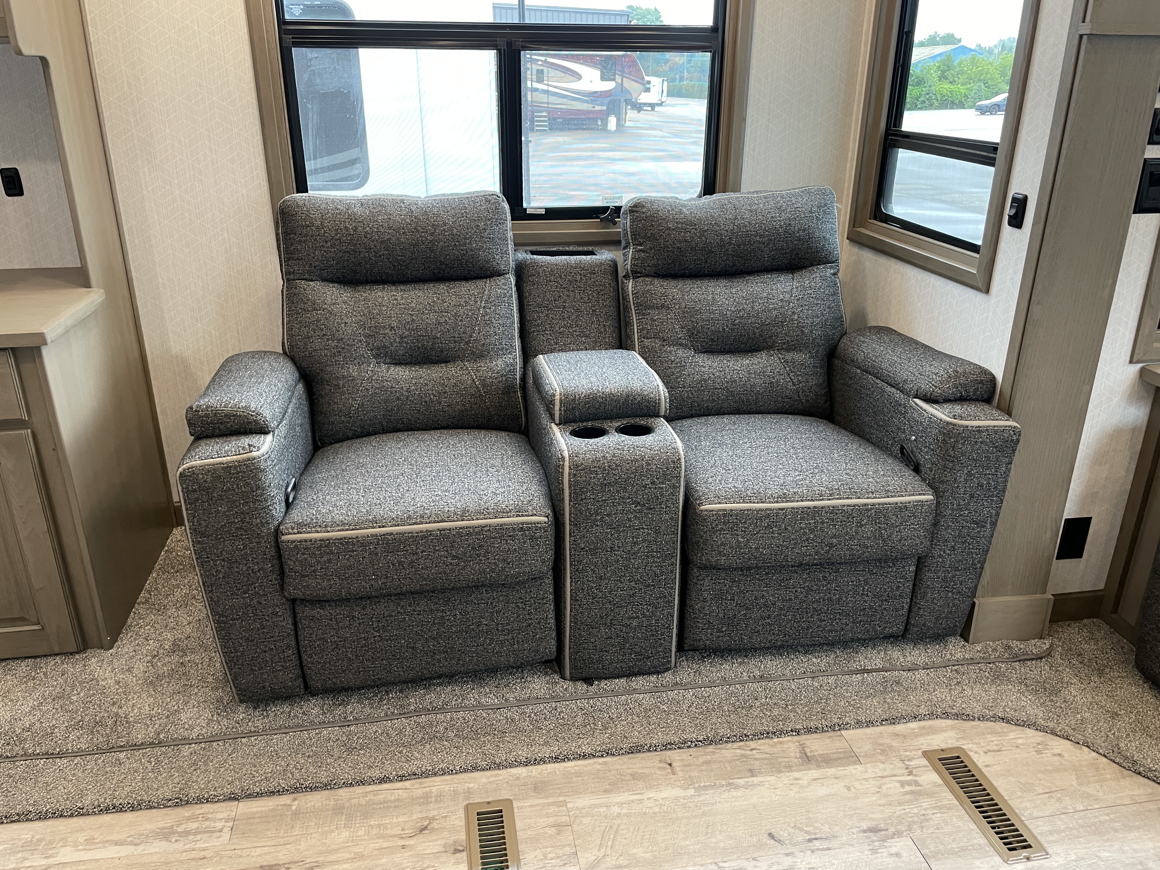 2022 DRV Mobile Suites 40KSSB4, $ 104,990