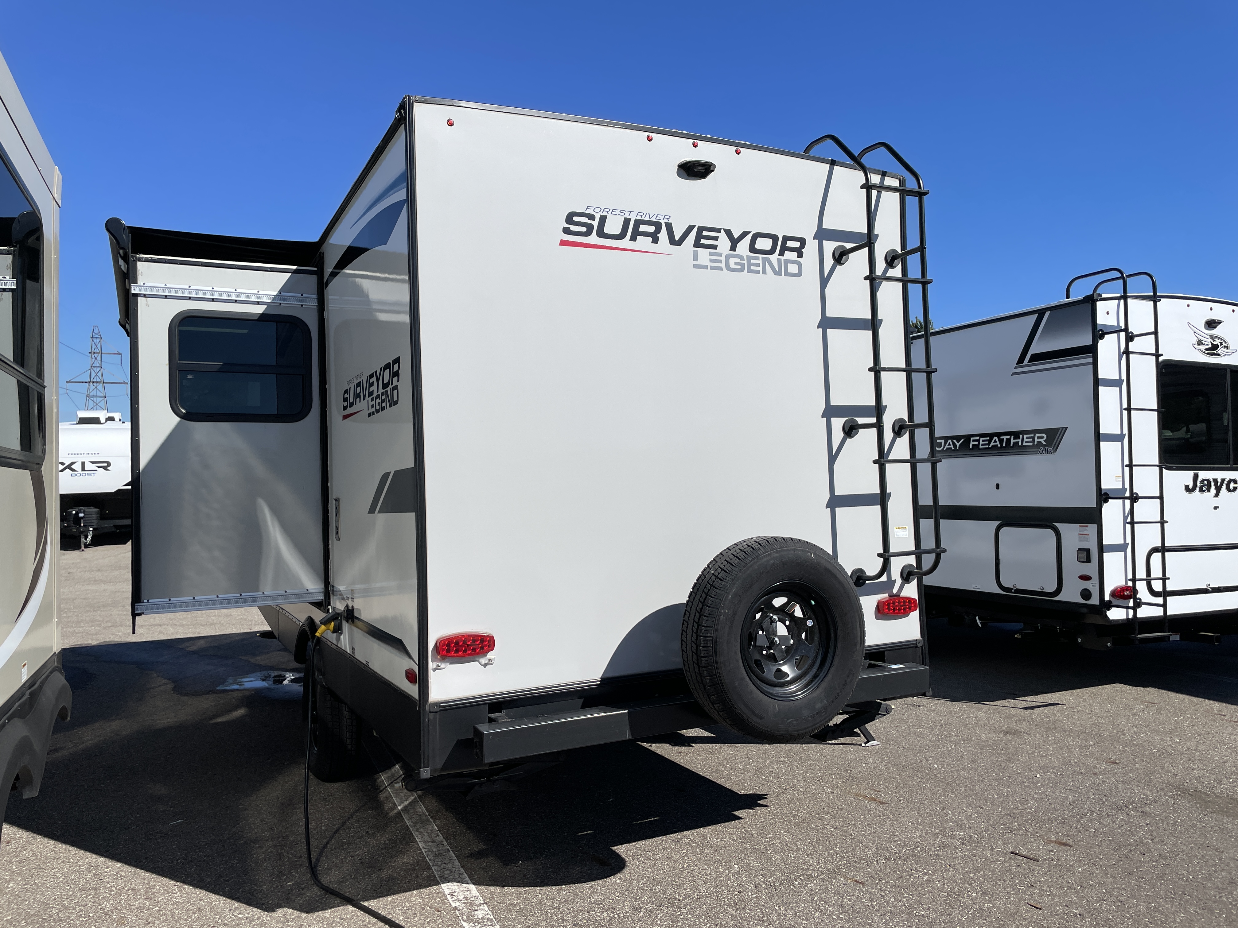 2022 Forest River Surveyor Legend 19RBLE, $ 18,990