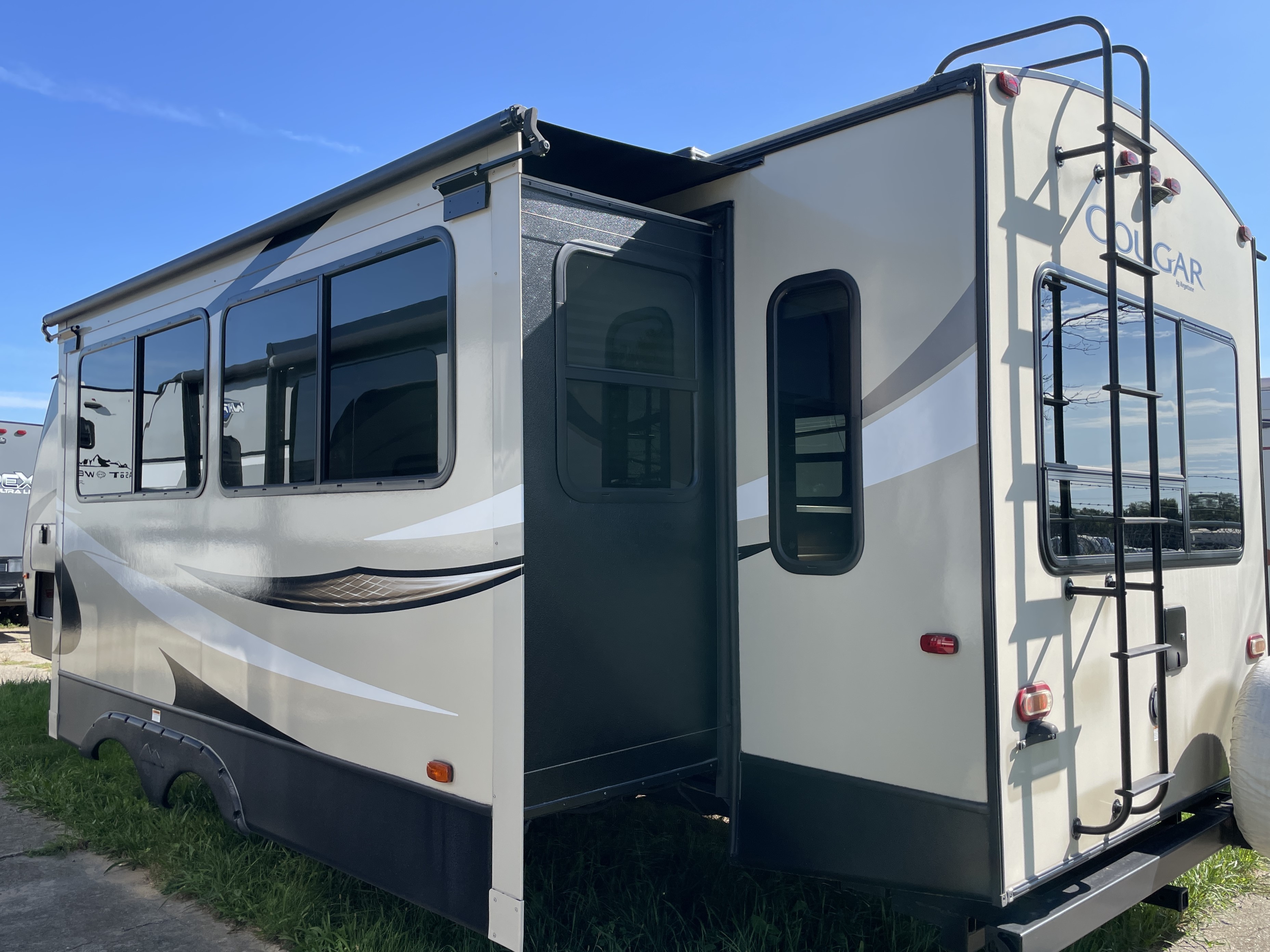 2019 Keystone Cougar Half-Ton (East) 27SAB, $ 22,490