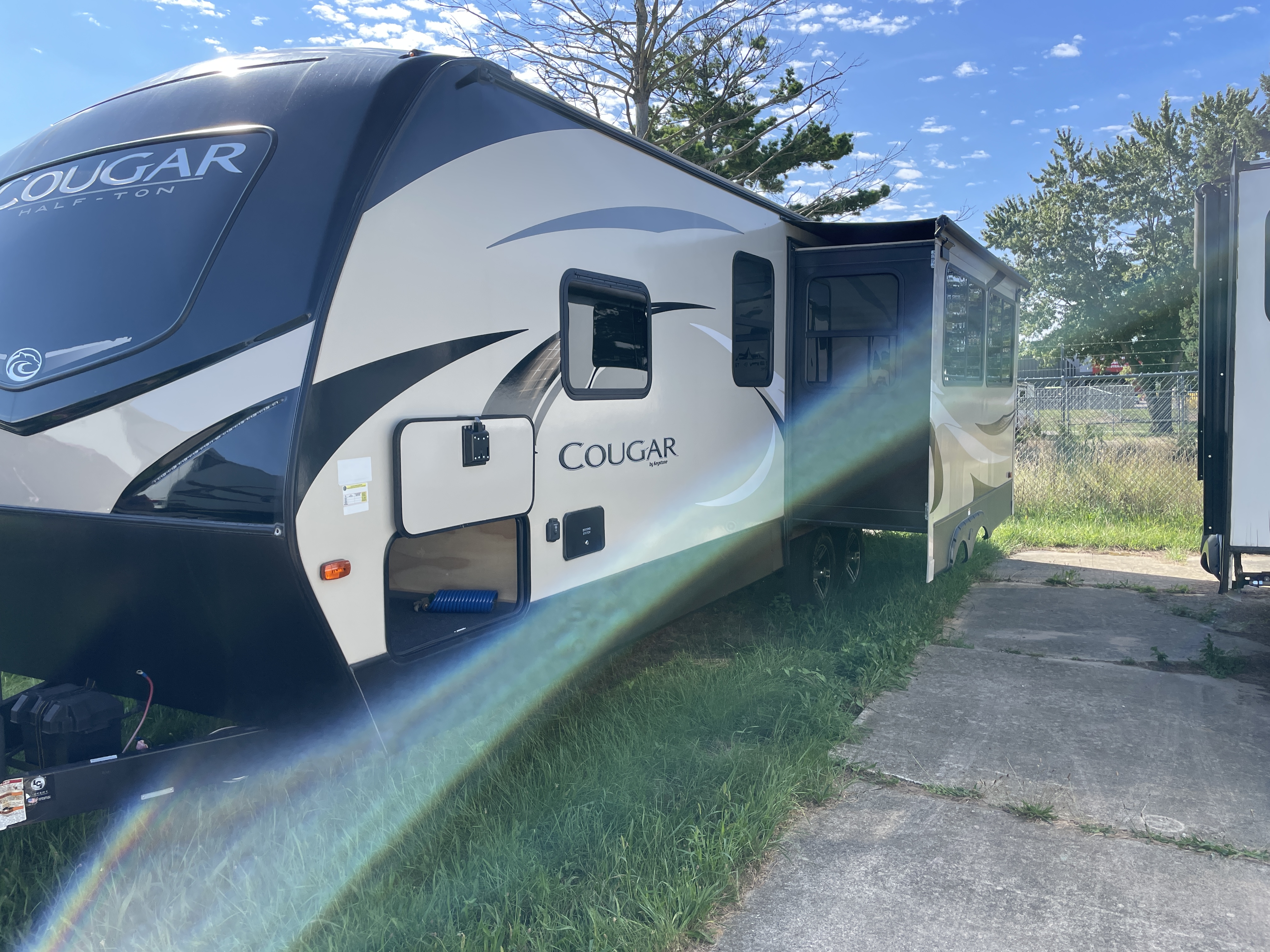 2019 Keystone Cougar Half-Ton (East) 27SAB, $ 22,490