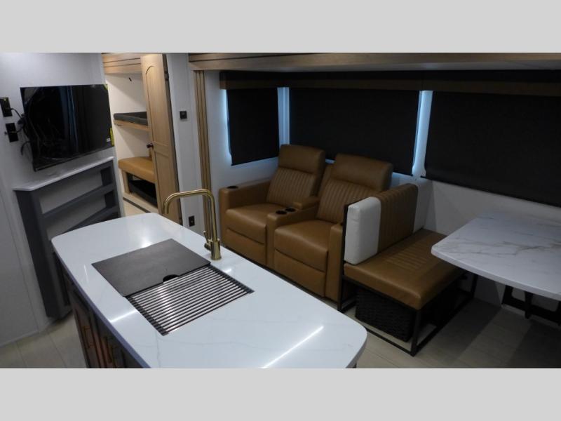2026 CrossRoads Sunset Trail SS331BH, $ 73,236