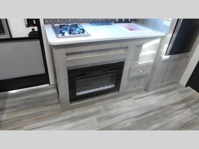 2025 Cruiser RV Avenir XLT 17BH, $ 11,999