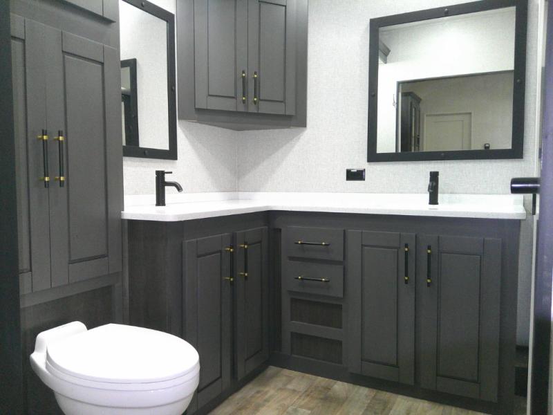2025 Redwood Regency 3721FDB, $ 0